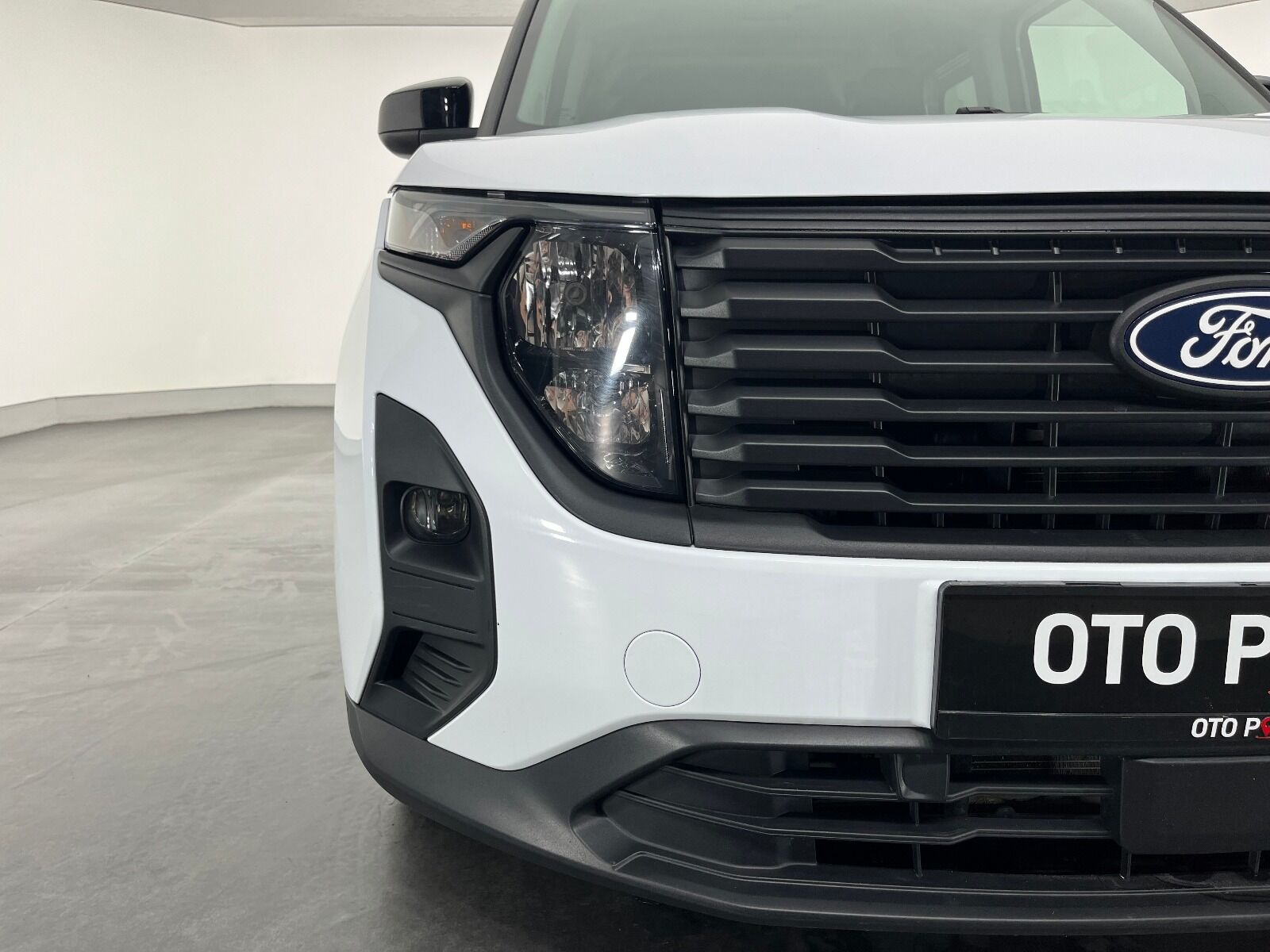 Ford Tourneo Courier 1.5L EcoBlue Deluxe - 2024 - Detay