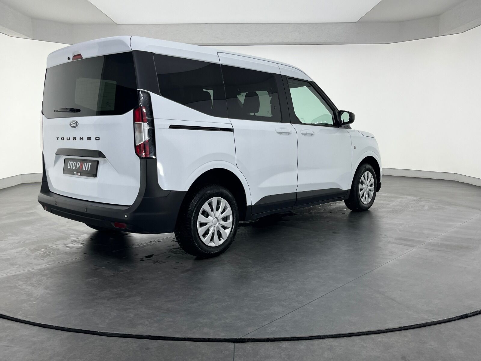 Ford Tourneo Courier 1.5L EcoBlue Deluxe - 2024 - Detay