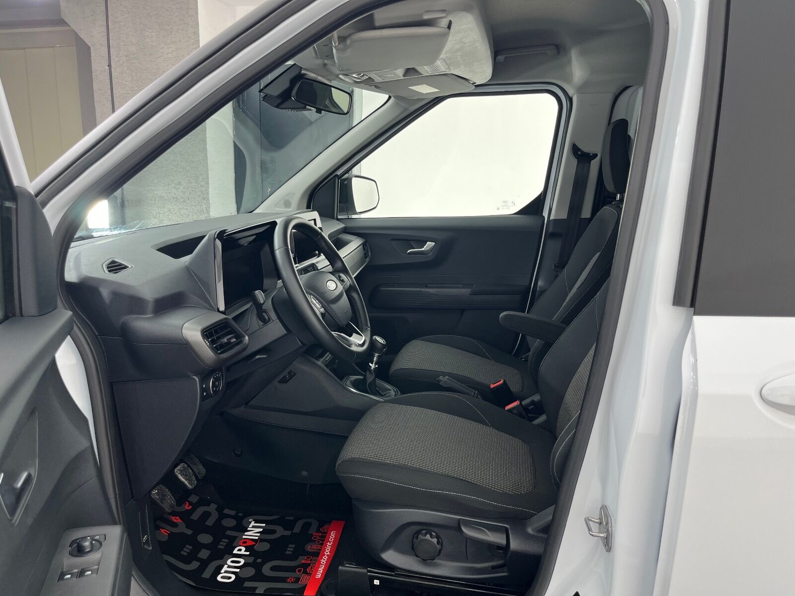 Ford Tourneo Courier 1.5L EcoBlue Deluxe - 2024 - Detay