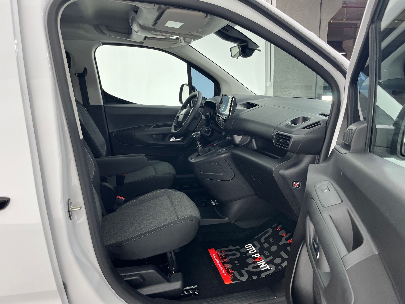 Opel Combo 1.5 D Essential - 2025 - Detay