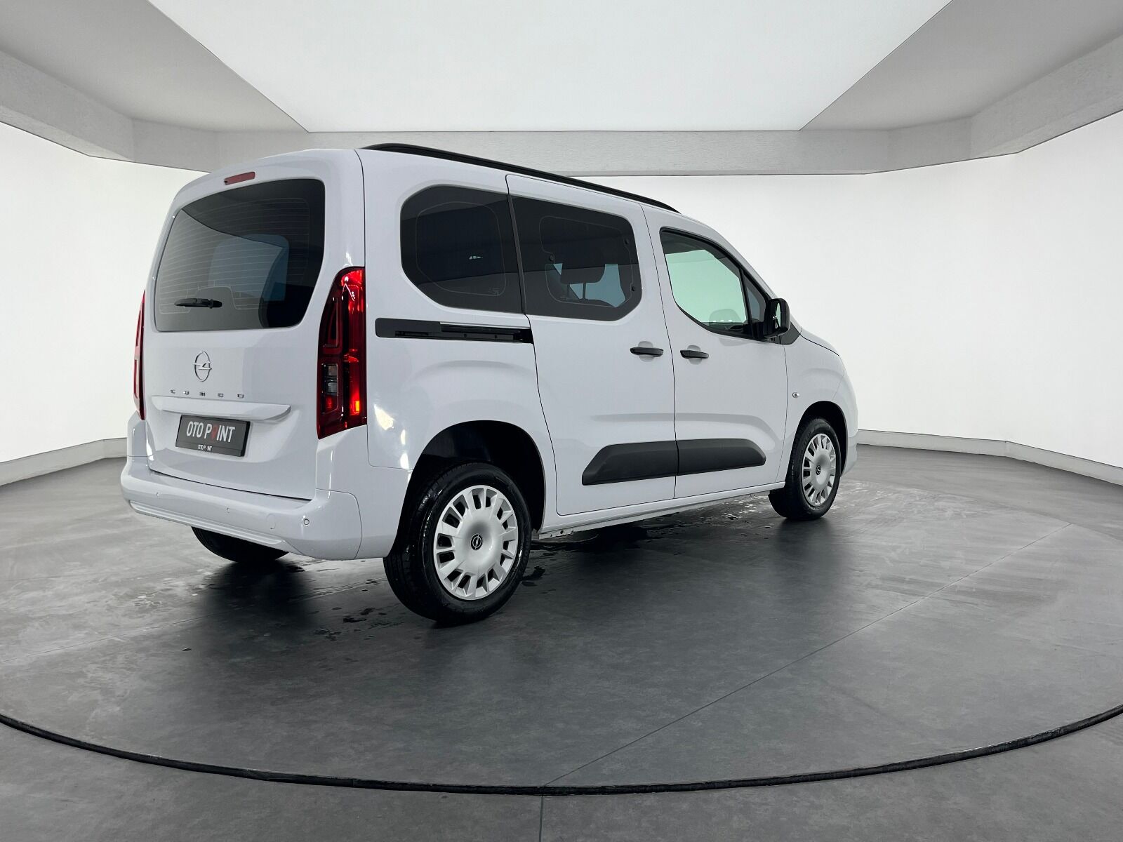 Opel Combo 1.5 D Essential - 2025 - Detay
