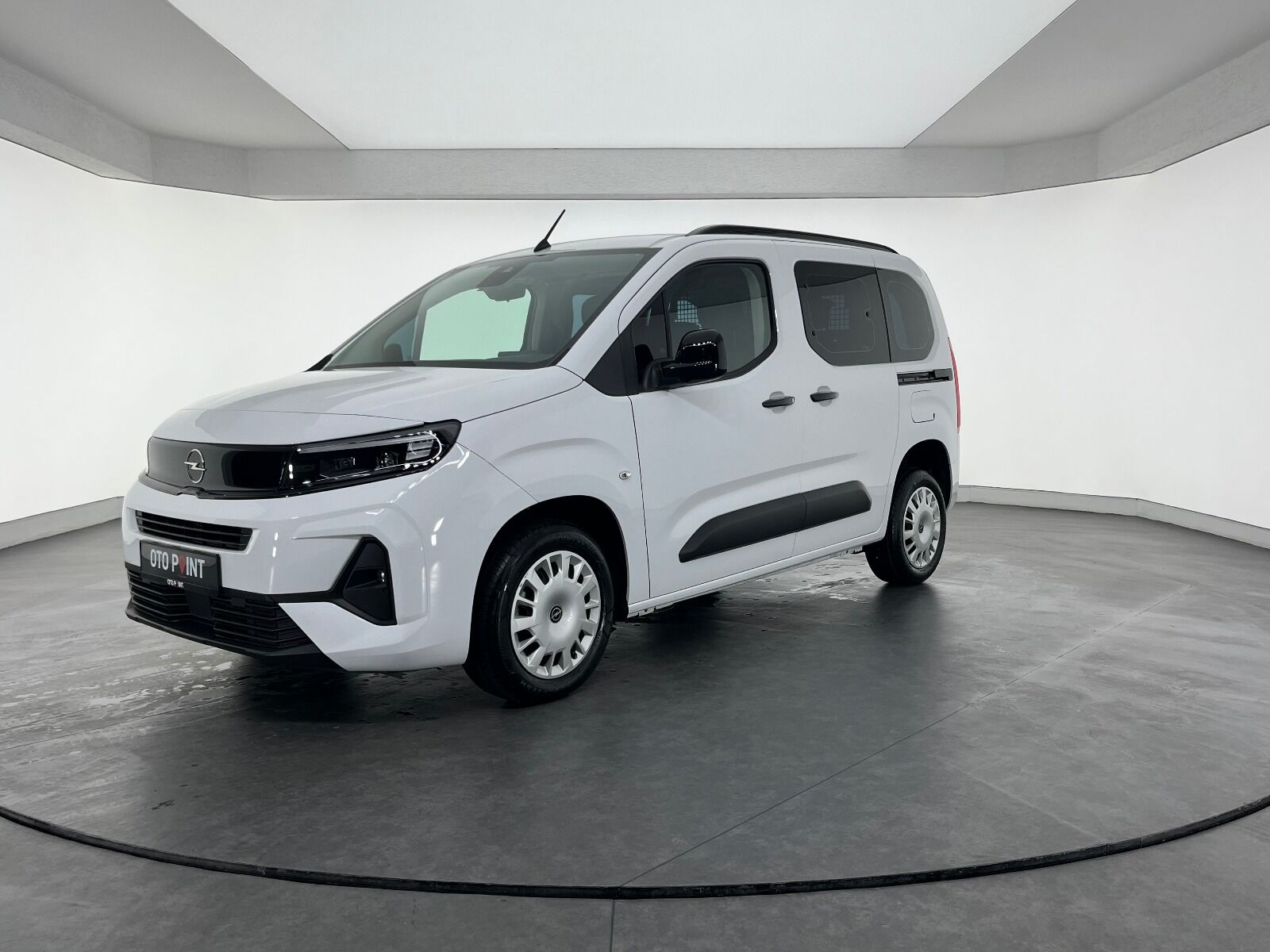 Opel Combo 1.5 D Essential - 2025 - Detay