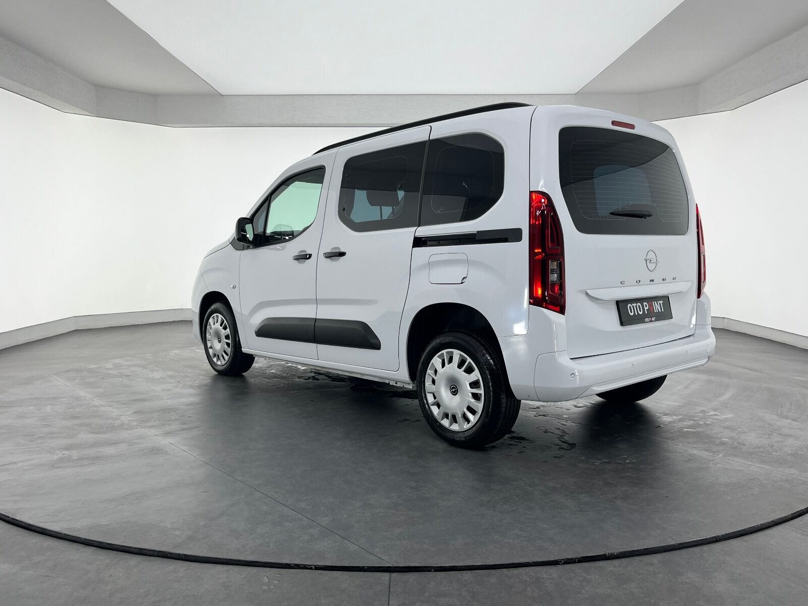 Opel Combo 1.5 D Essential - 2025 - Detay