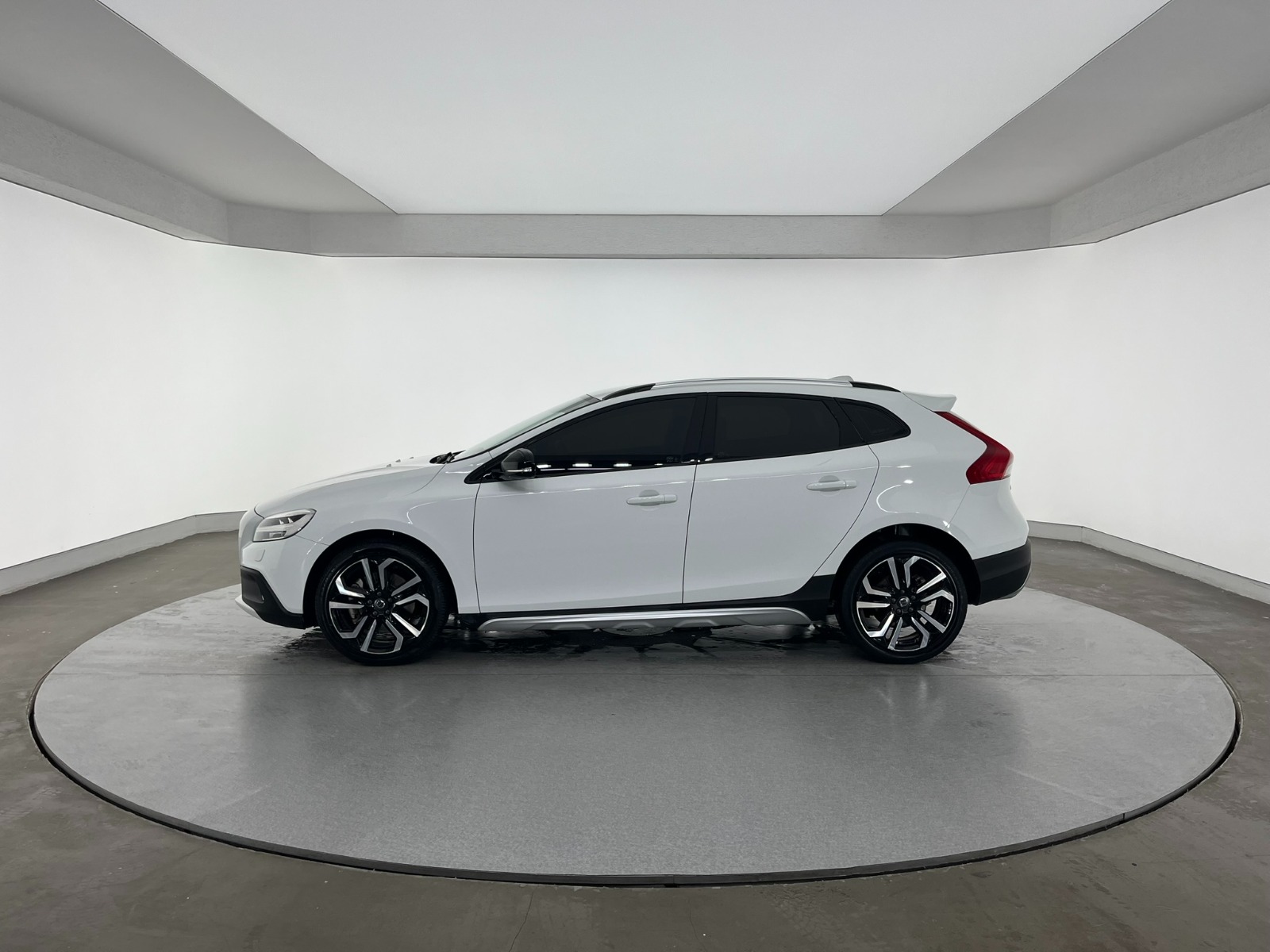 Volvo V40 Cross Country 1.5 T3 Advance Powershift - 2018 - Detay