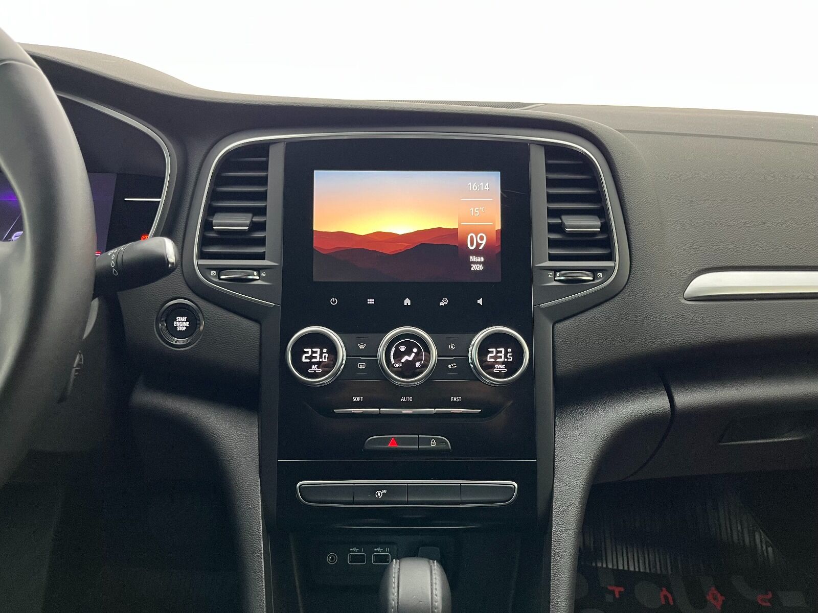 Renault Megane Sedan 1.3 TCe Icon EDC - 2024 - Detay