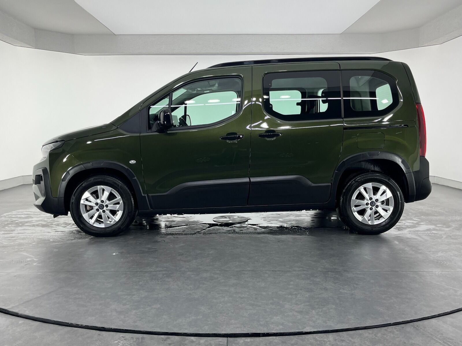 Peugeot Rifter 1.5 BlueHDI Allure EAT8 - 2025 - Detay