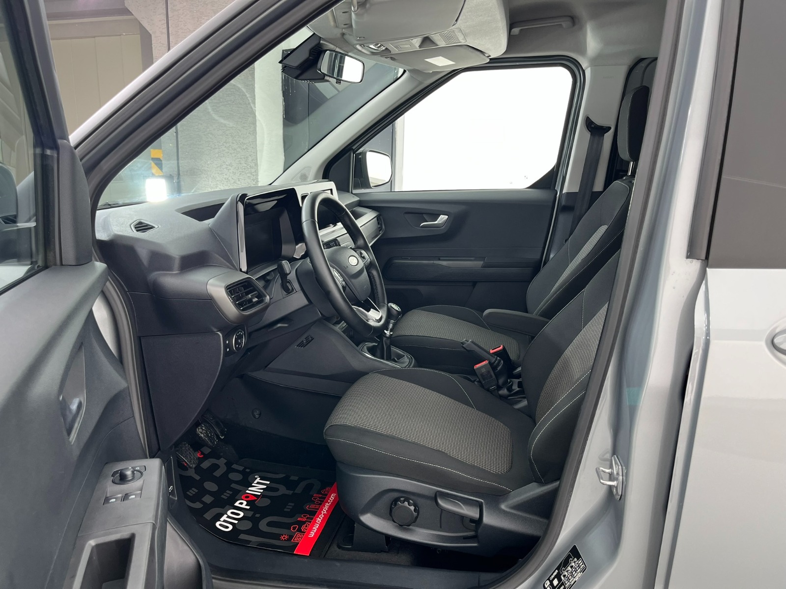 Ford Tourneo Courier Kombi 1.5 EcoBlue Deluxe - 2025 - Detay