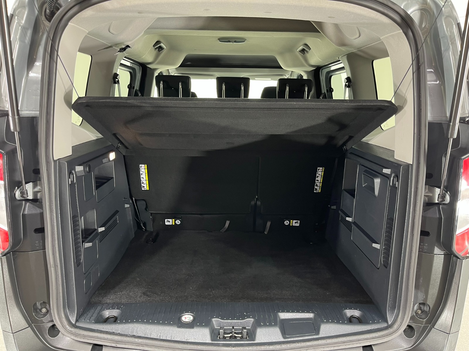 Ford Tourneo Courier Kombi 1.5 EcoBlue Deluxe - 2025 - Detay