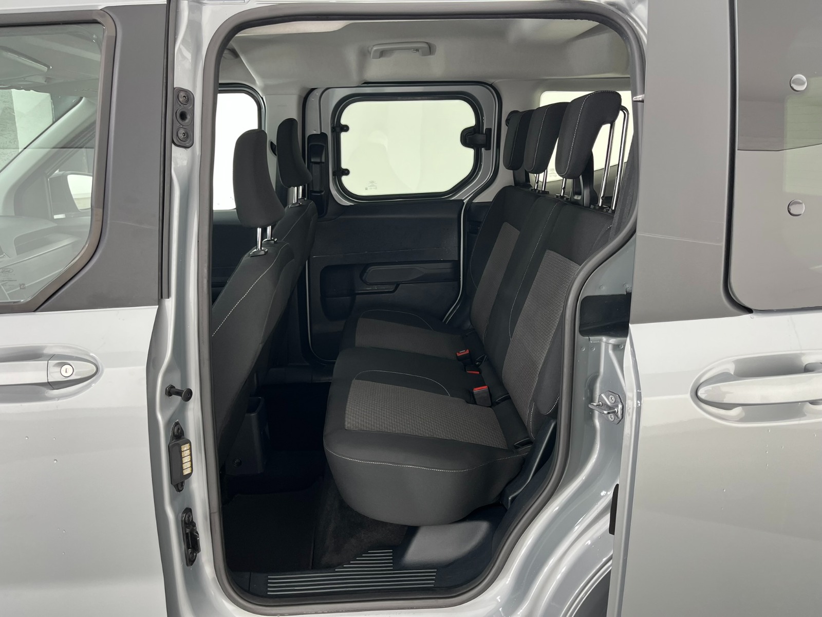 Ford Tourneo Courier Kombi 1.5 EcoBlue Deluxe - 2025 - Detay