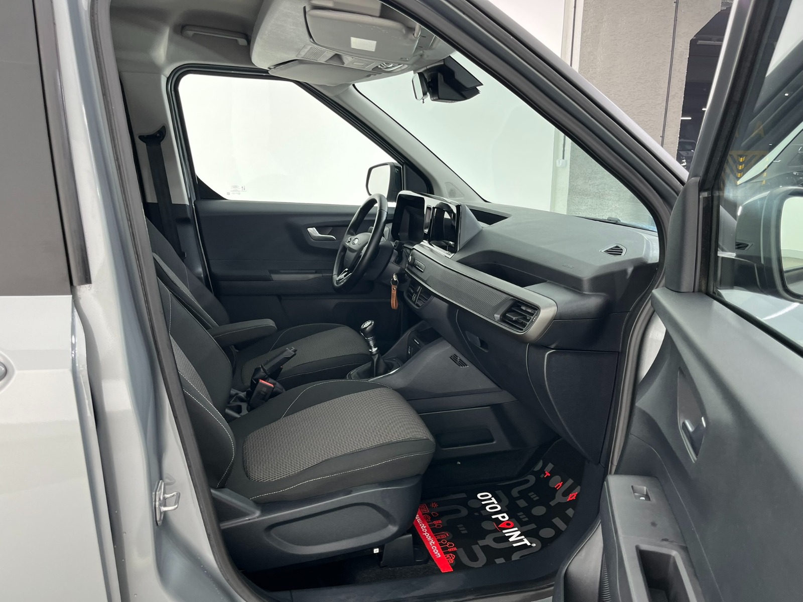 Ford Tourneo Courier Kombi 1.5 EcoBlue Deluxe - 2025 - Detay