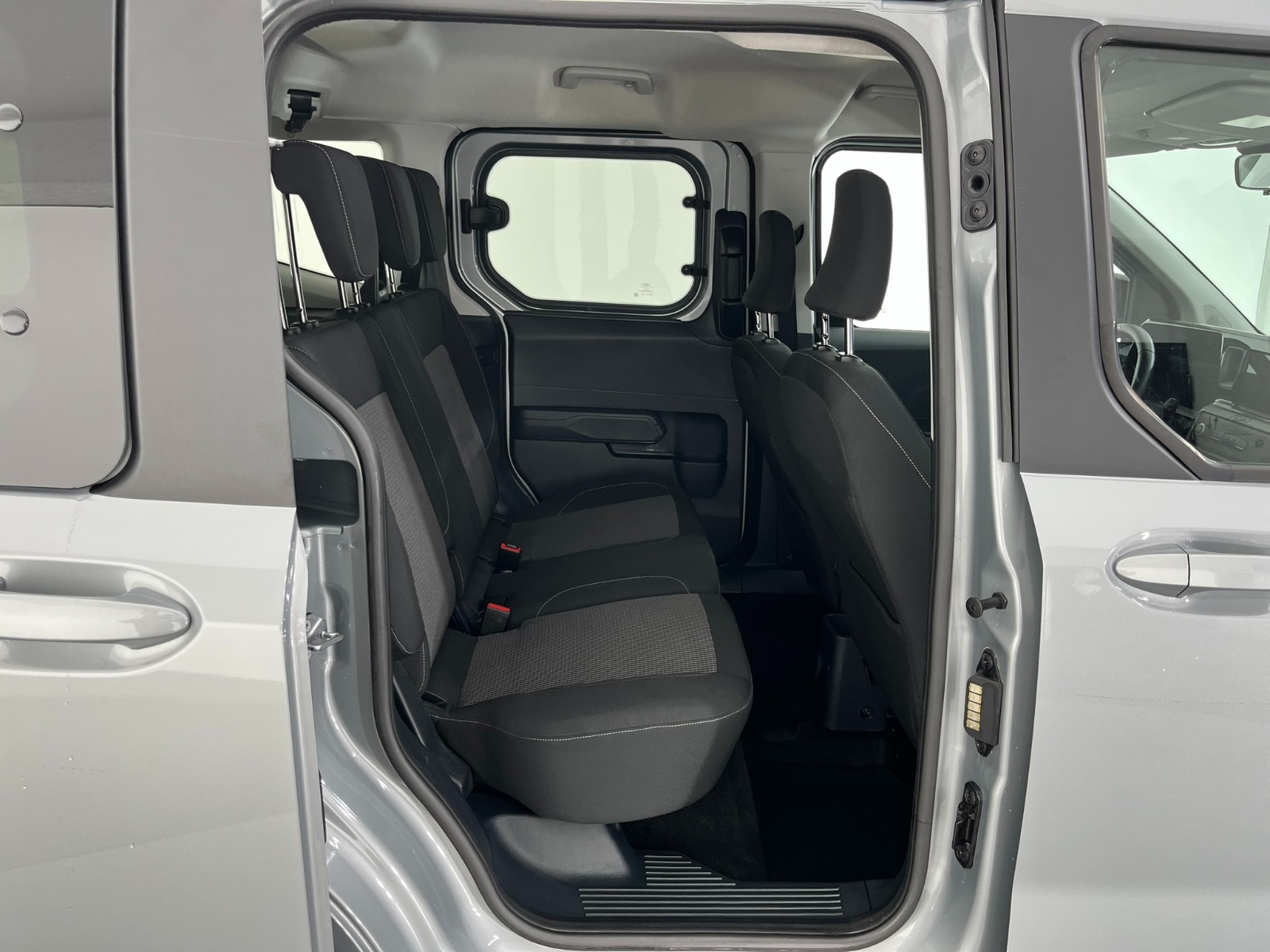 Ford Tourneo Courier Kombi 1.5 EcoBlue Deluxe - 2025 - Detay