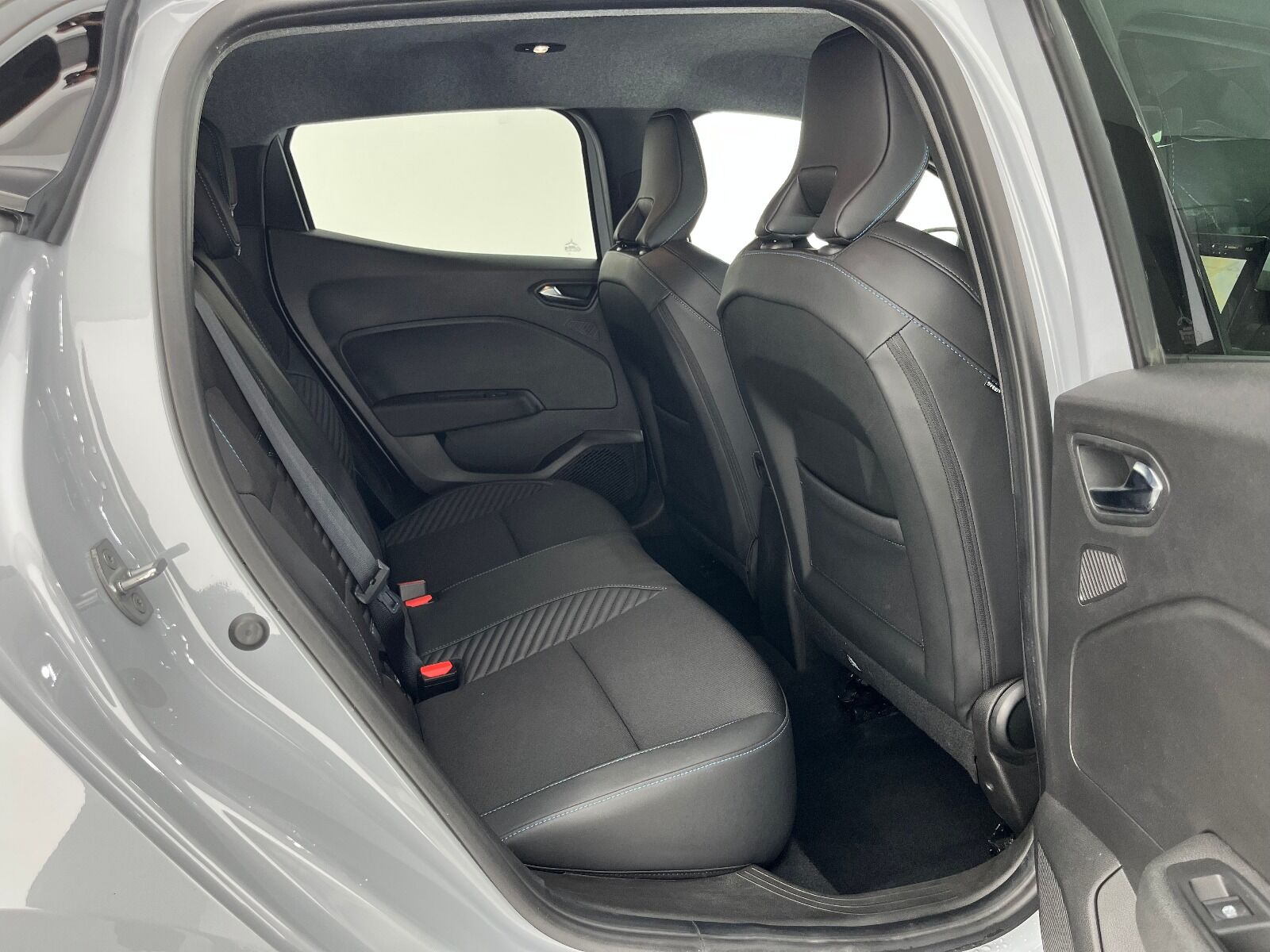 Renault Clio 1.0 TCE Techno Esprit Alpine X-Tronic - 2025 - Detay
