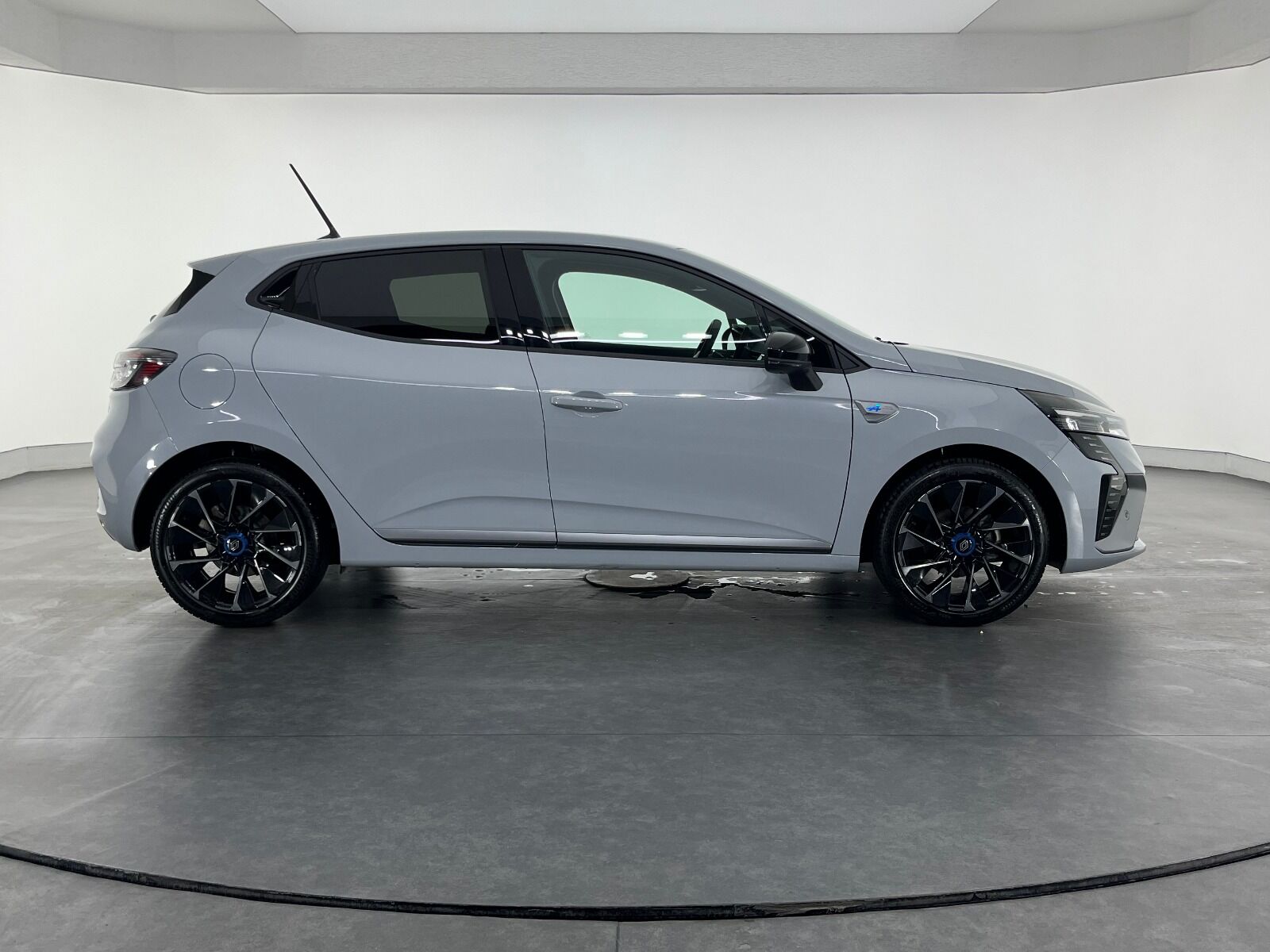 Renault Clio 1.0 TCE Techno Esprit Alpine X-Tronic - 2025 - Detay