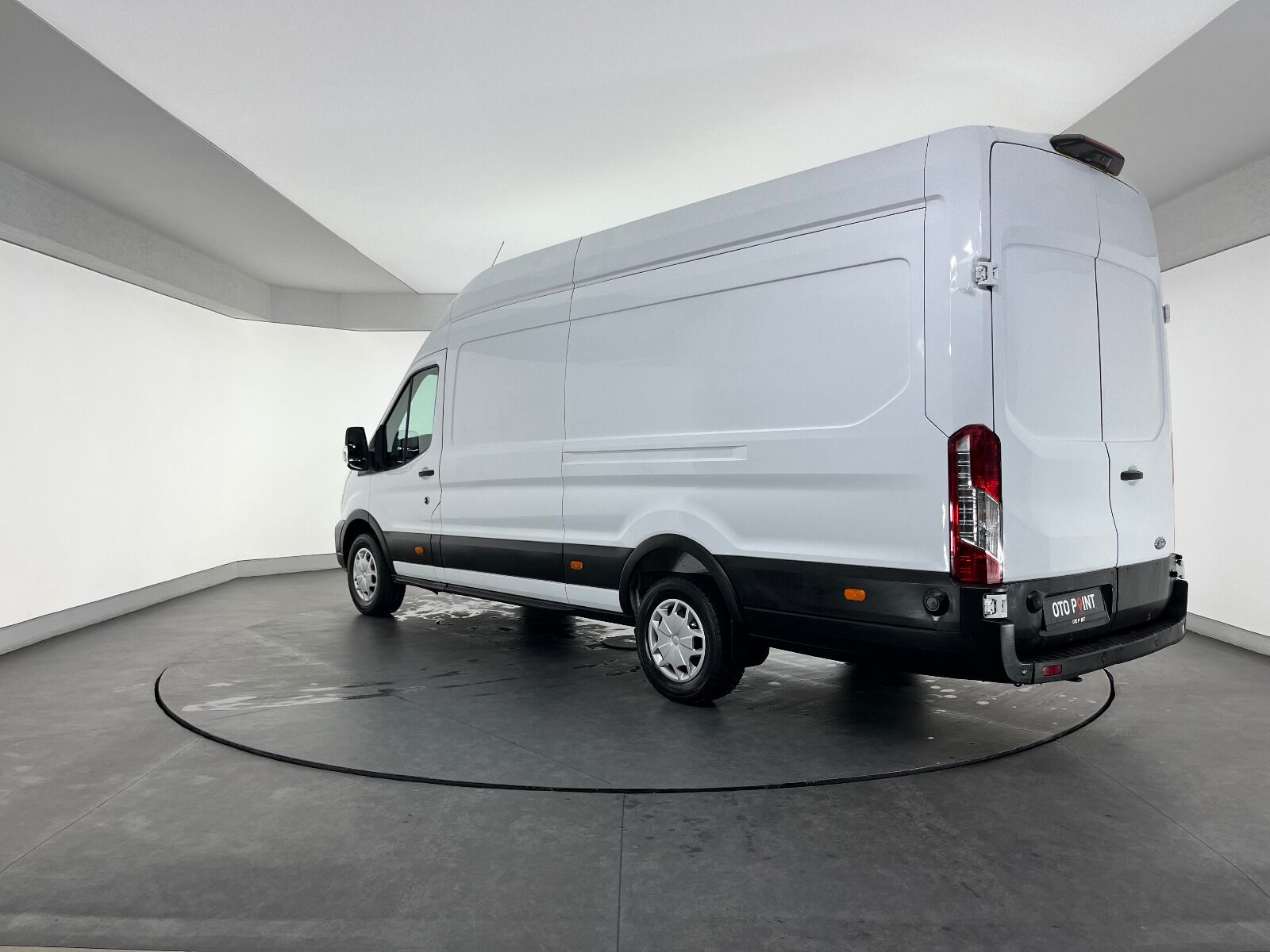 Ford Transit 350 E - 2022 - Detay