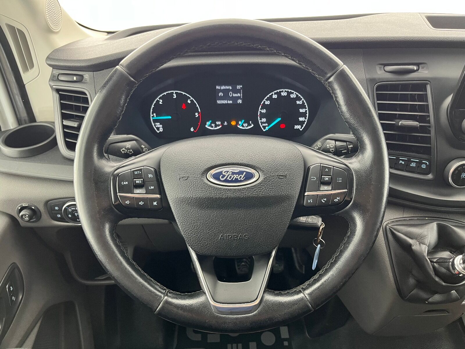 Ford Transit 350 E - 2022 - Detay