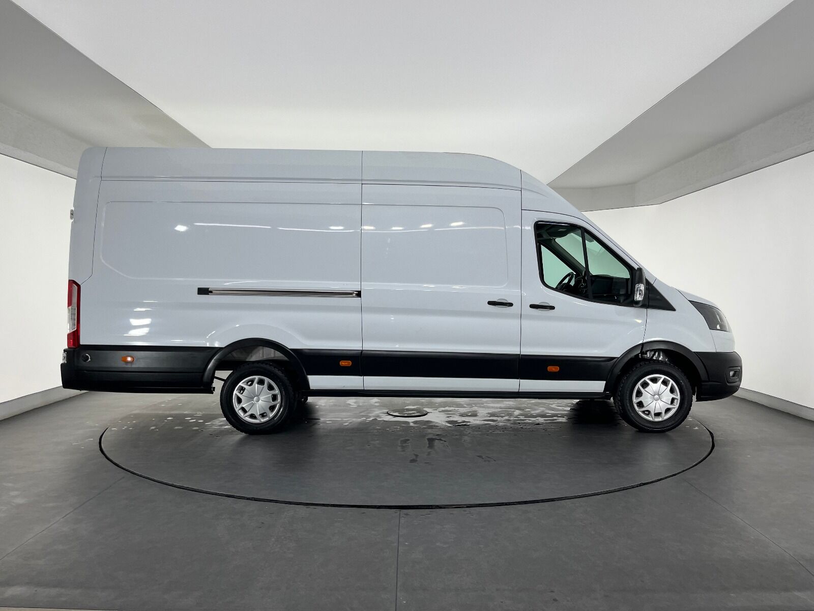 Ford Transit 350 E - 2022 - Detay