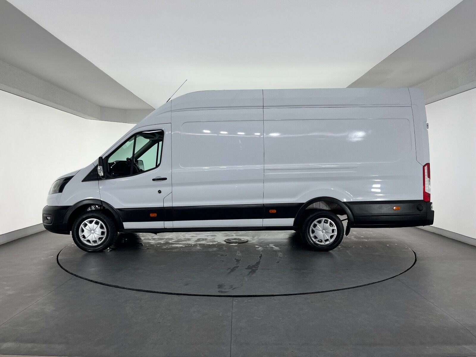 Ford Transit 350 E - 2022 - Detay