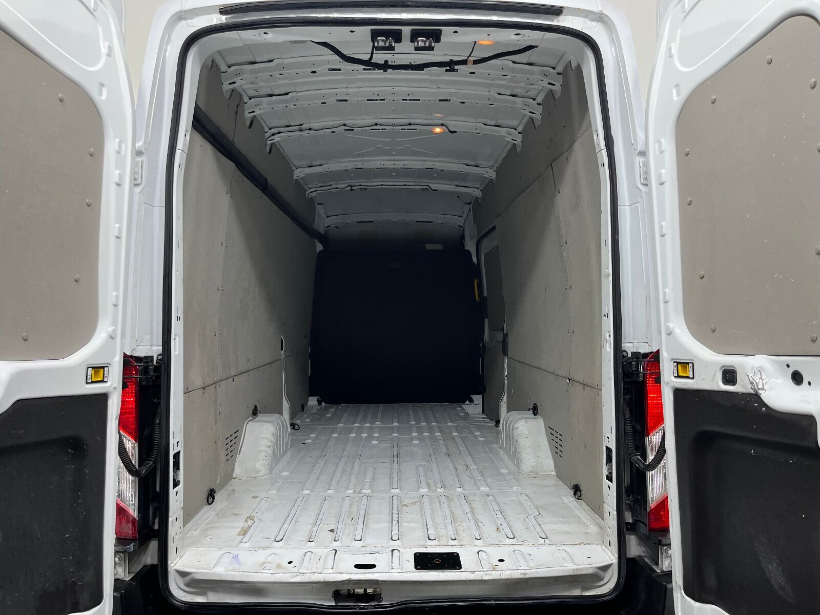 Ford Transit 350 E - 2022 - Detay