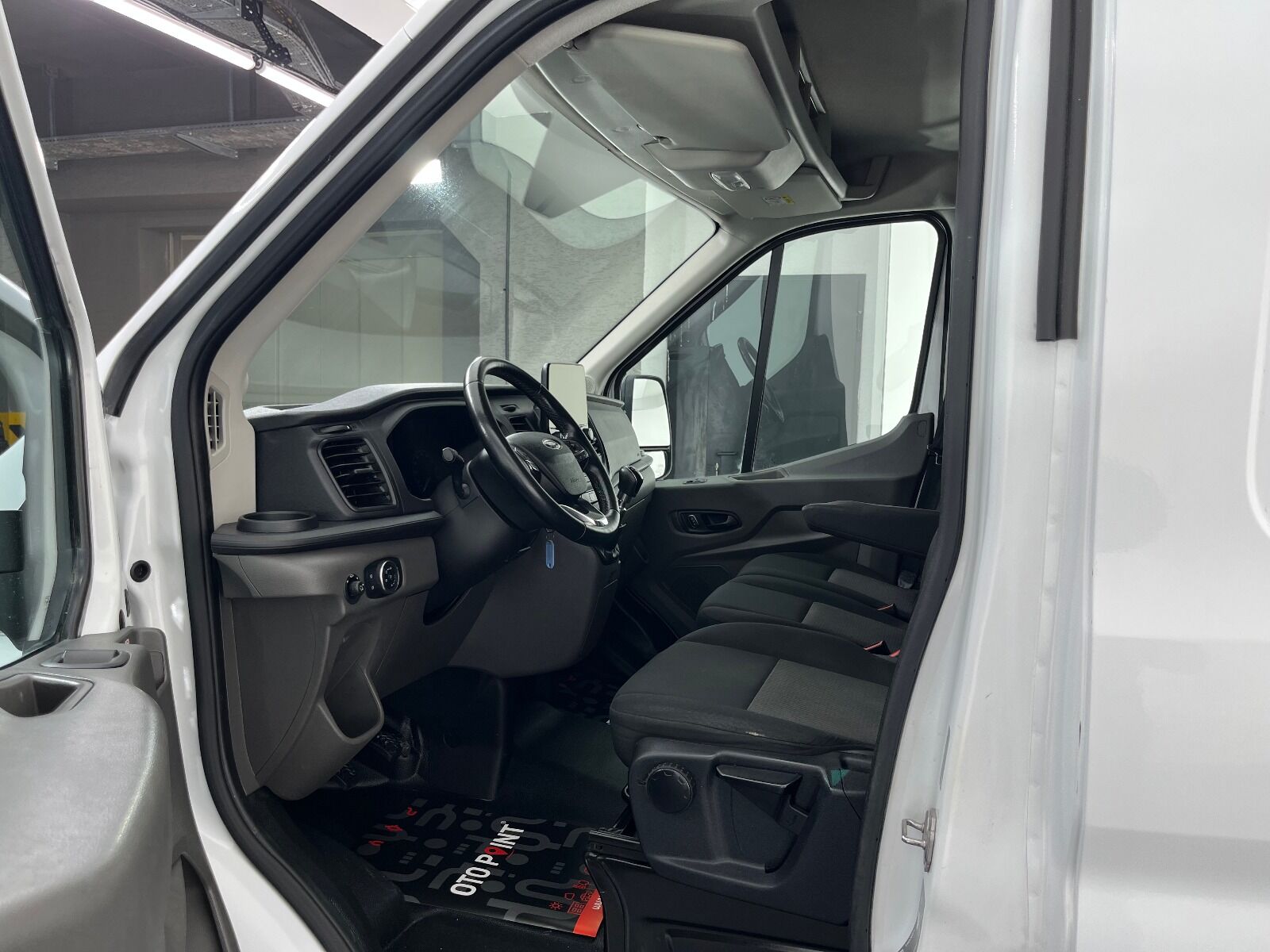 Ford Transit 350 E - 2022 - Detay