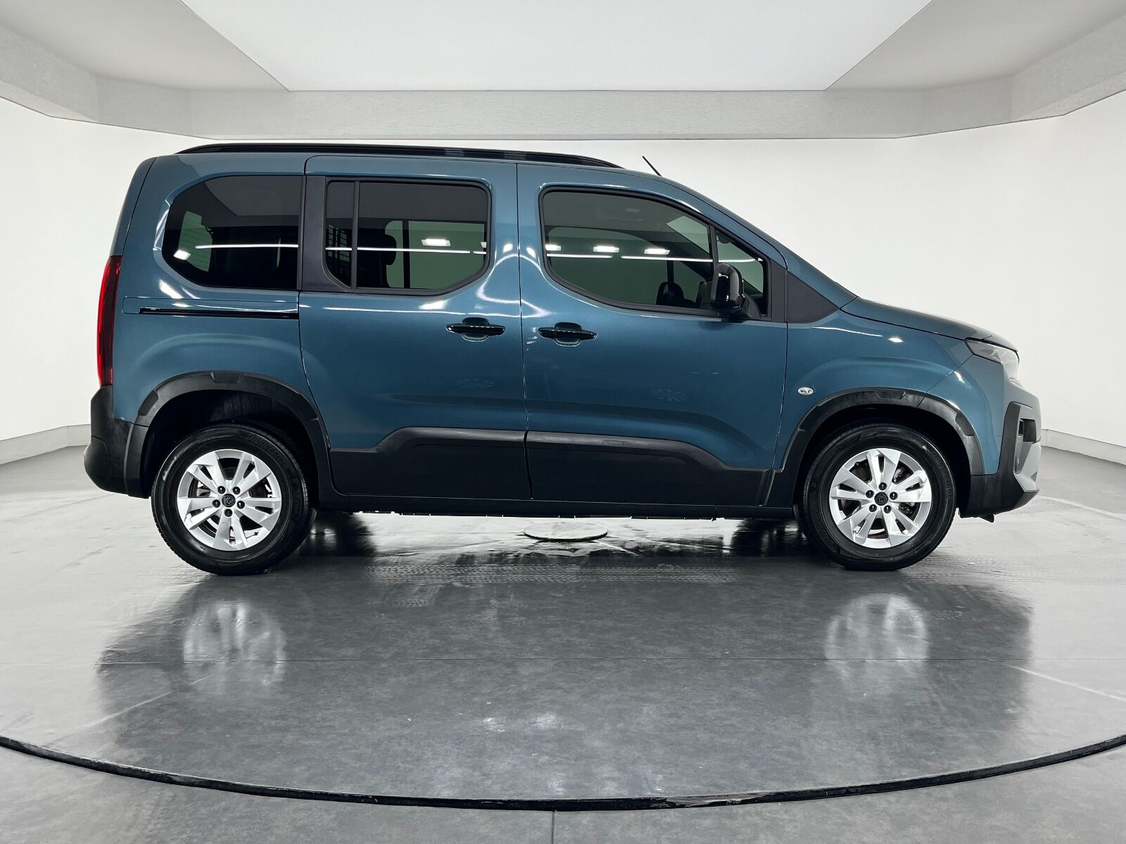 Peugeot Rifter 1.5 BlueHDI Allure EAT8 - 2025 - Detay