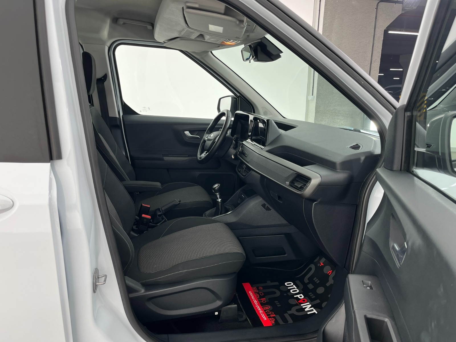 Ford Tourneo Courier Kombi 1.5 EcoBlue Deluxe - 2024 - Detay