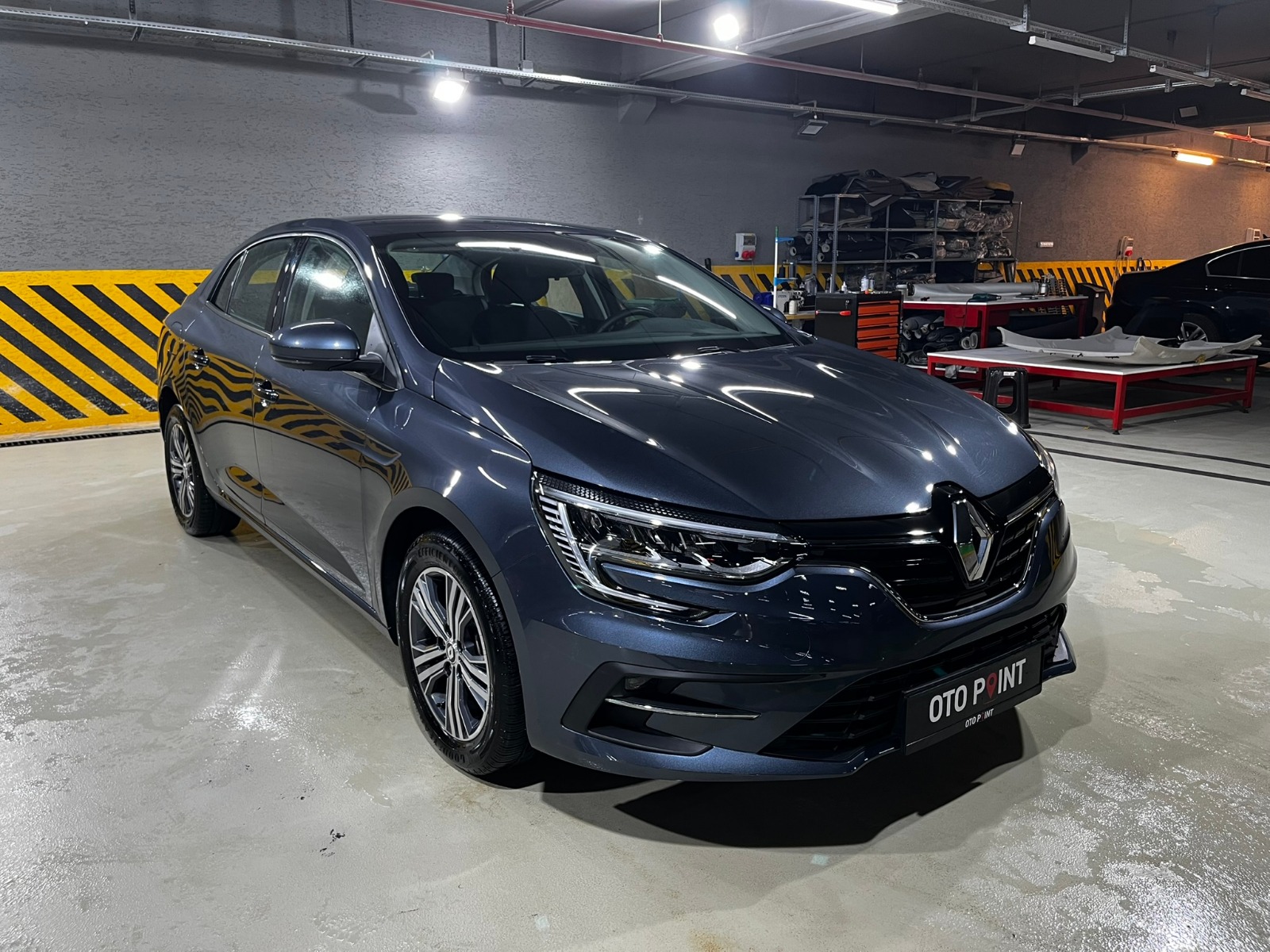 Renault Megane Sedan 1.3 TCe Touch EDC - 2024