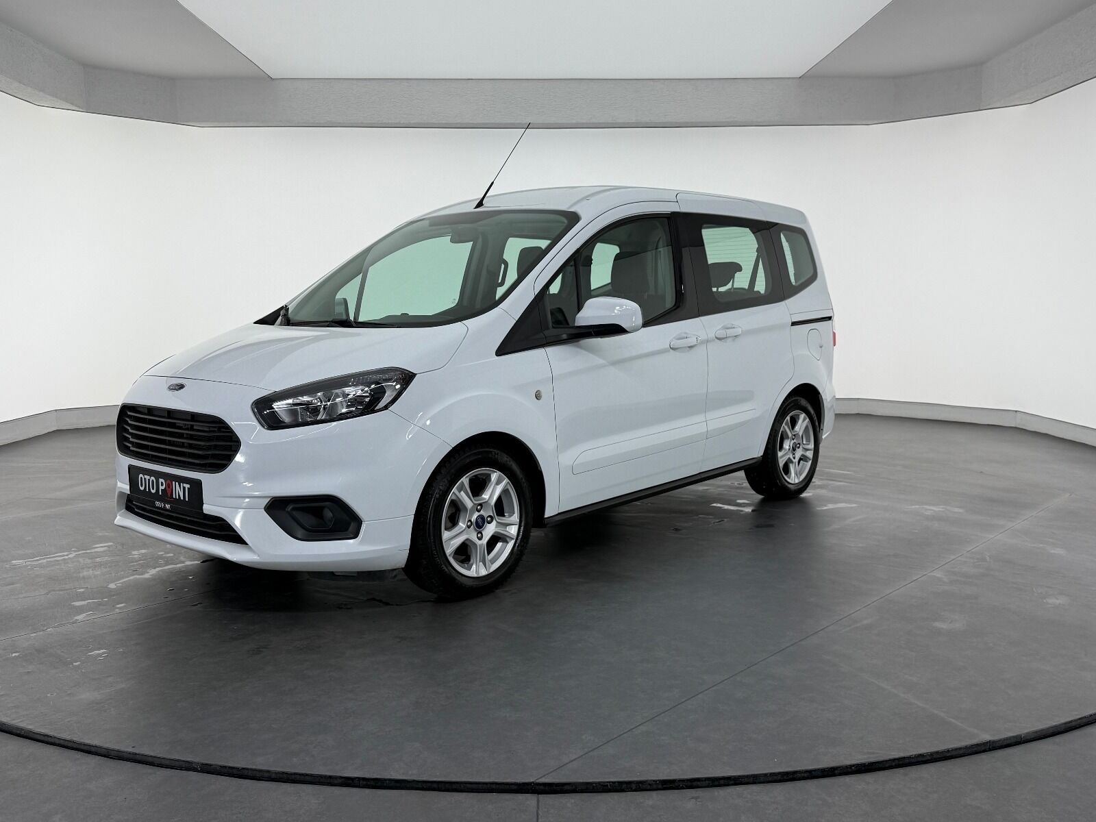 Ford Tourneo Courier 1.5 TDCI Deluxe - 2023 - Detay