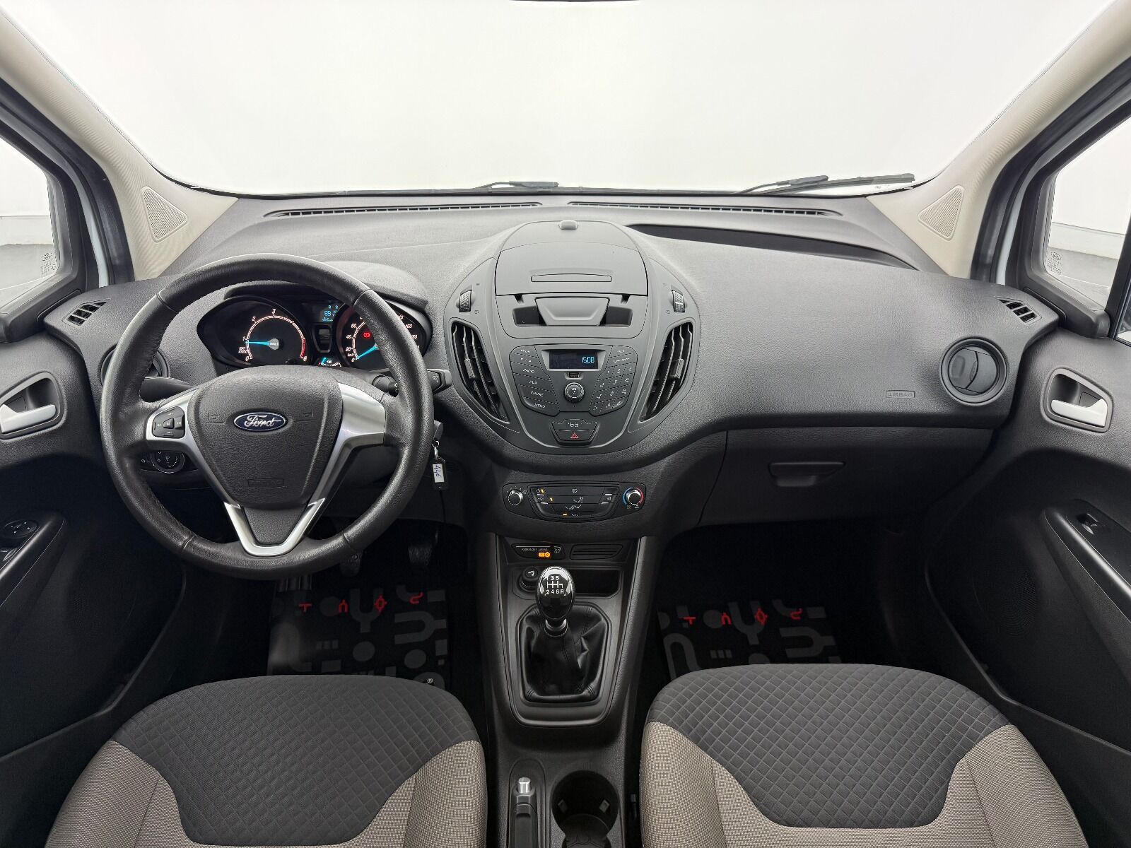Ford Tourneo Courier 1.5 TDCI Deluxe - 2023 - Detay