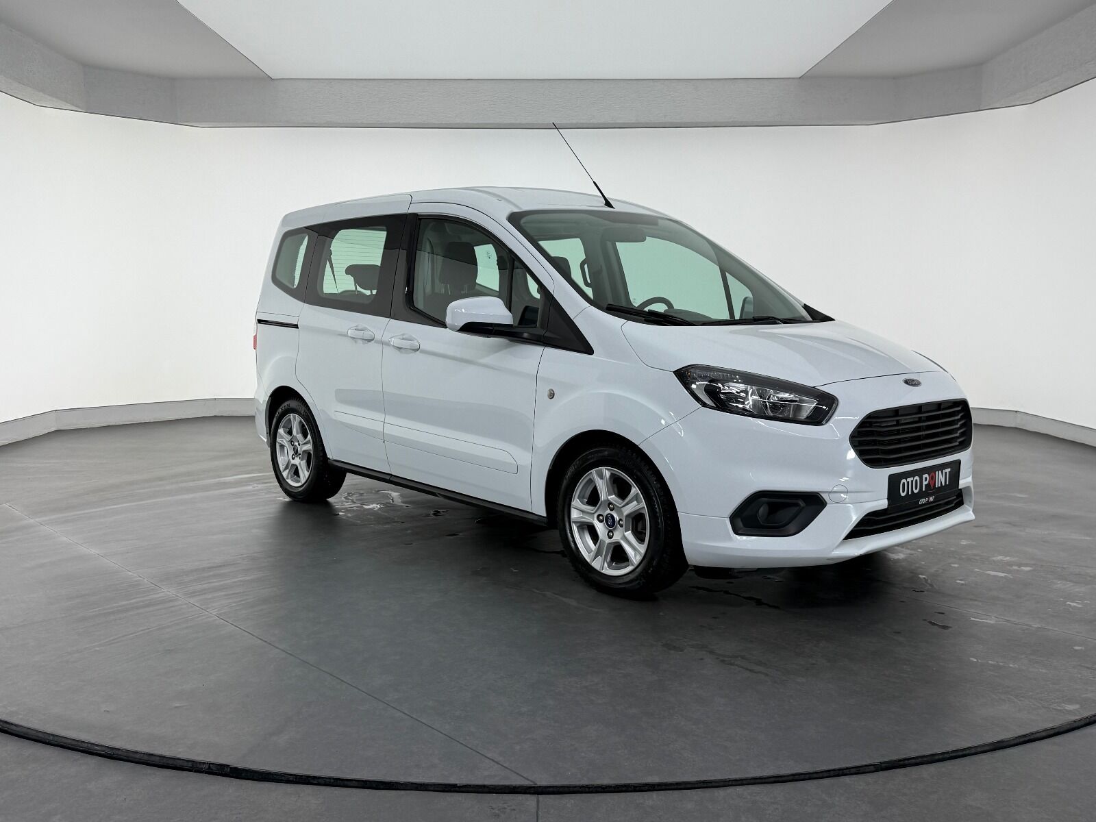 Ford Tourneo Courier 1.5 TDCI Deluxe - 2023 - Detay