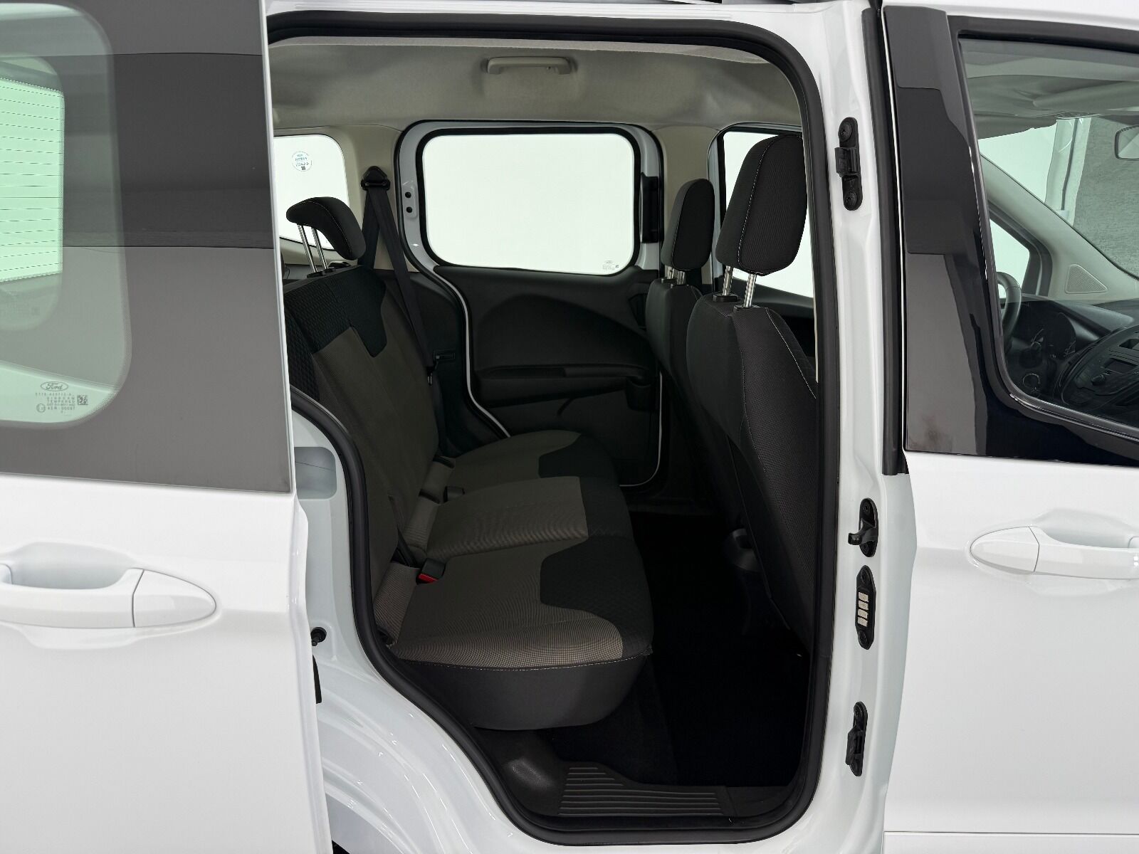 Ford Tourneo Courier 1.5 TDCI Deluxe - 2023 - Detay