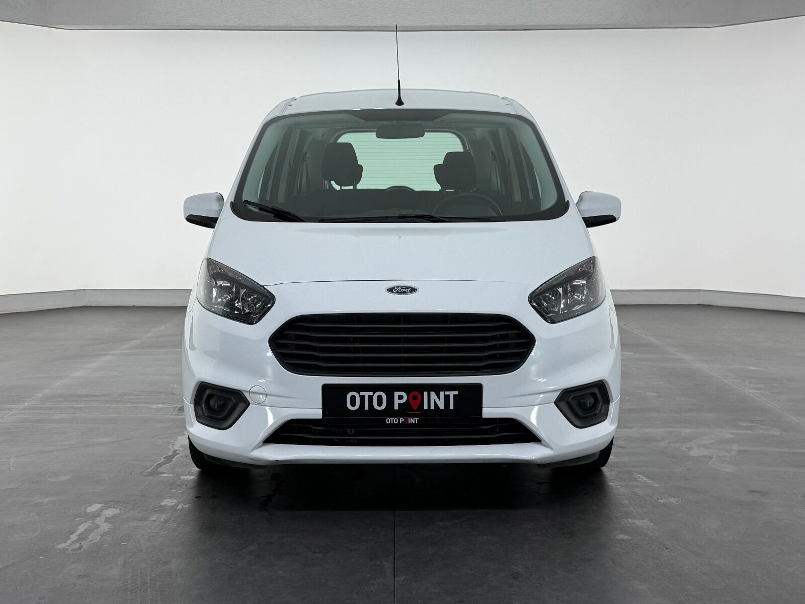 Ford Tourneo Courier 1.5 TDCI Deluxe - 2023