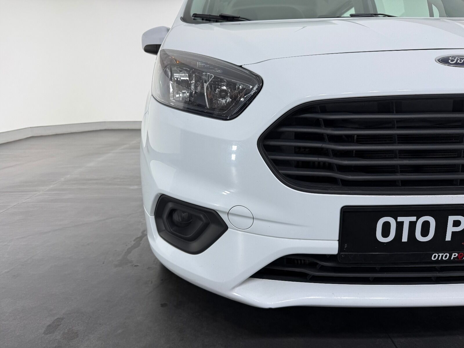 Ford Tourneo Courier 1.5 TDCI Deluxe - 2023 - Detay
