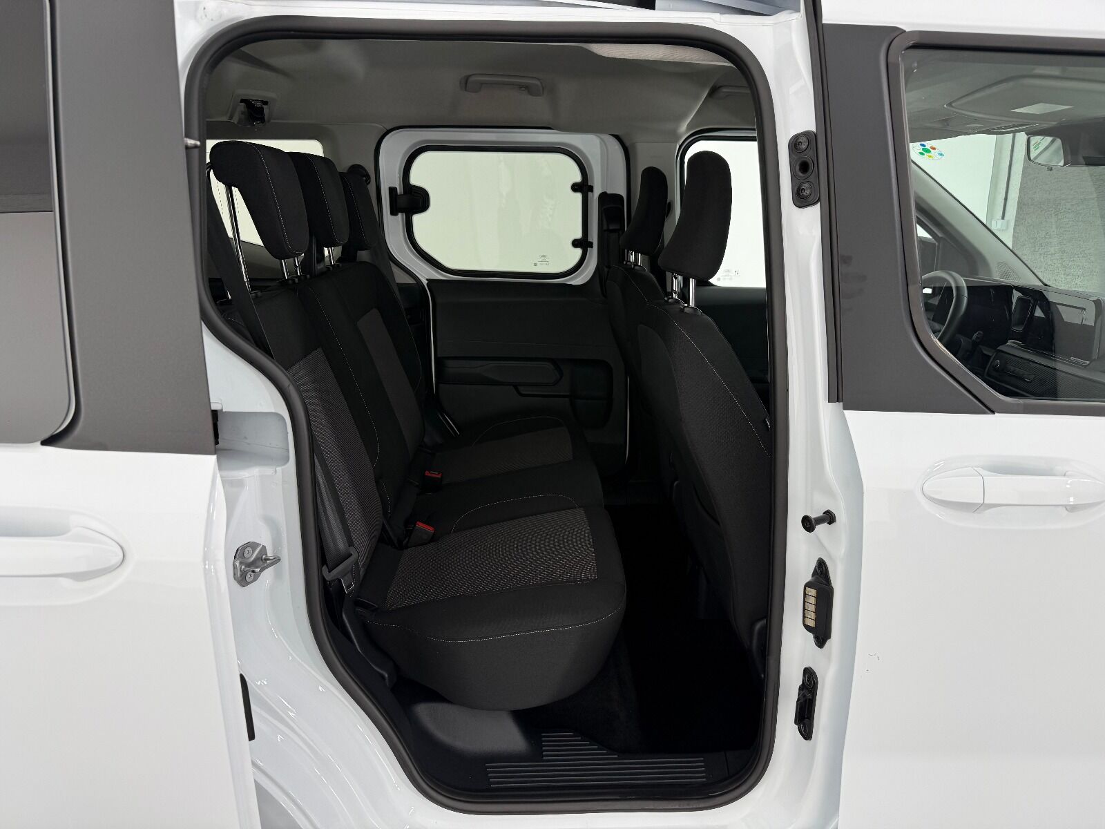 Ford Tourneo Courier 1.5L EcoBlue Deluxe - 2024 - Detay