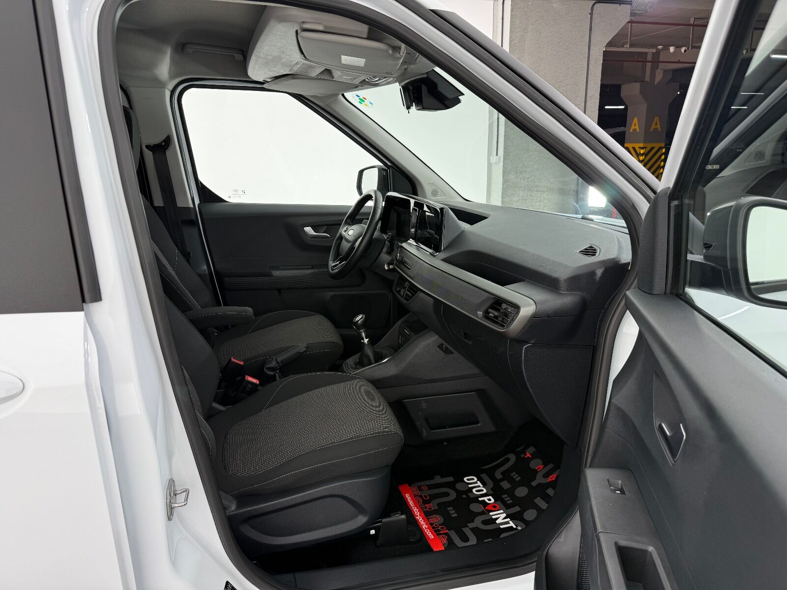 Ford Tourneo Courier 1.5L EcoBlue Deluxe - 2024 - Detay