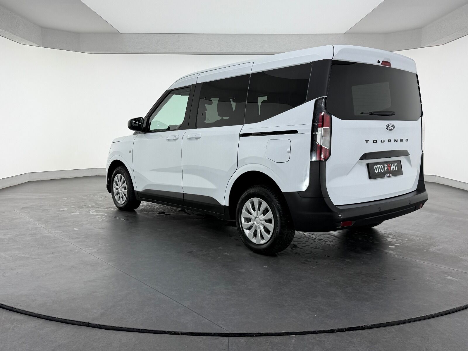 Ford Tourneo Courier 1.5L EcoBlue Deluxe - 2024 - Detay