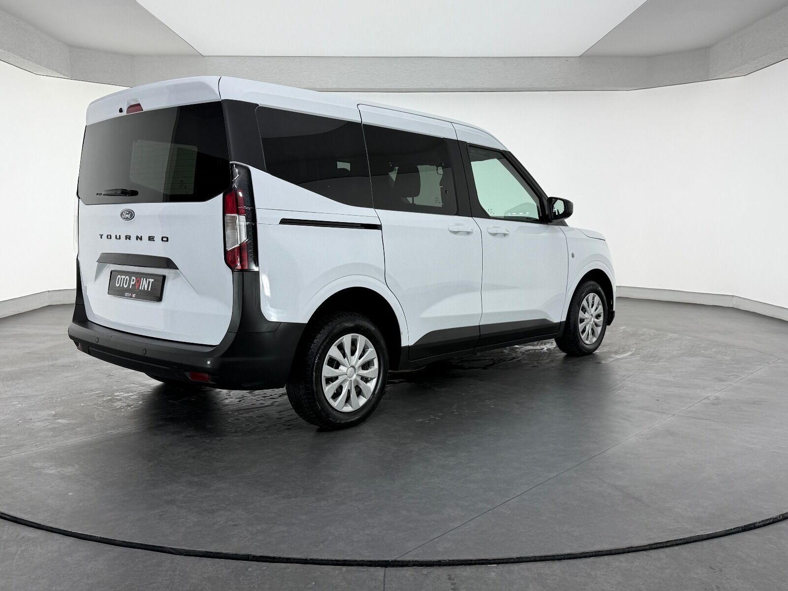 Ford Tourneo Courier 1.5L EcoBlue Deluxe - 2024 - Detay