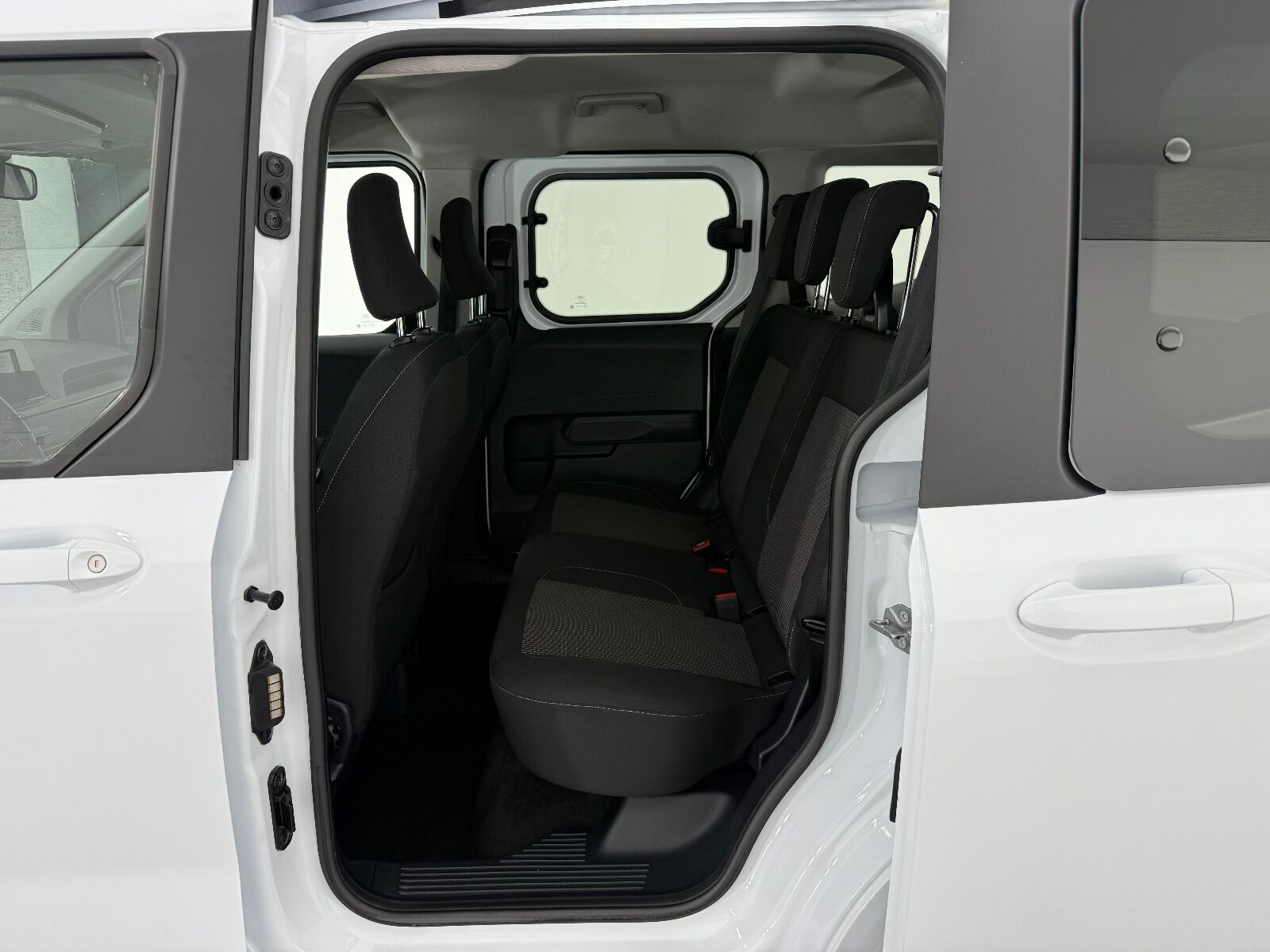 Ford Tourneo Courier 1.5L EcoBlue Deluxe - 2024 - Detay