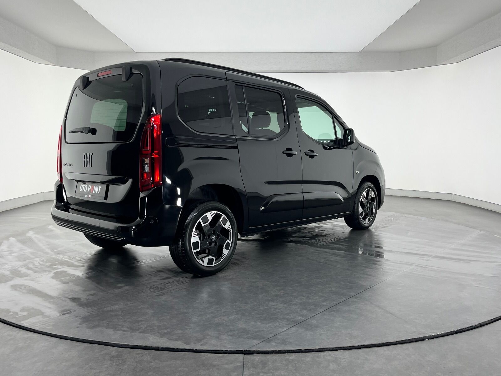 Fiat Doblo Combi 1.5 BlueHDİ Premio Plus - 2025 - Detay