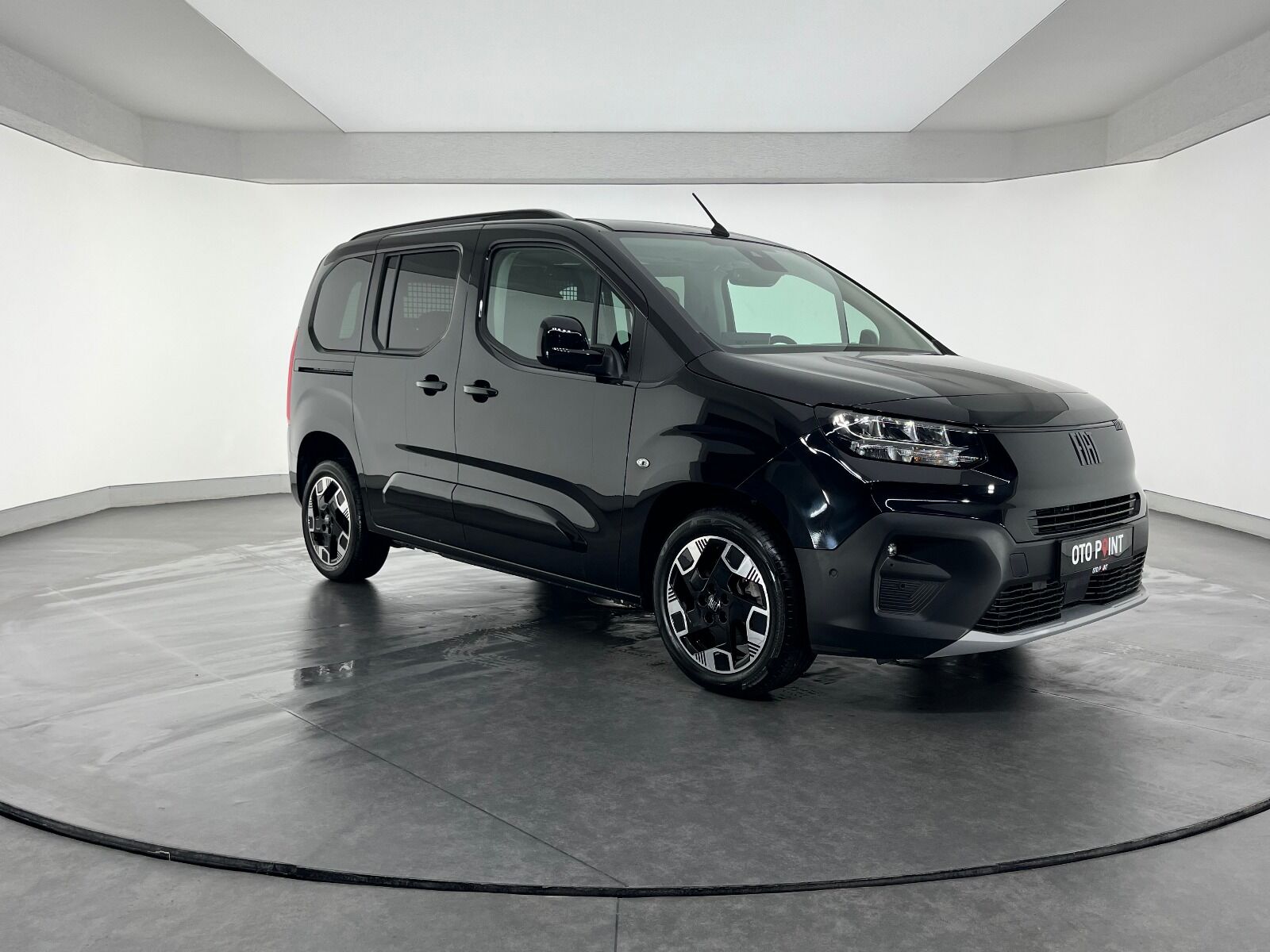 Fiat Doblo Combi 1.5 BlueHDİ Premio Plus - 2025 - Detay