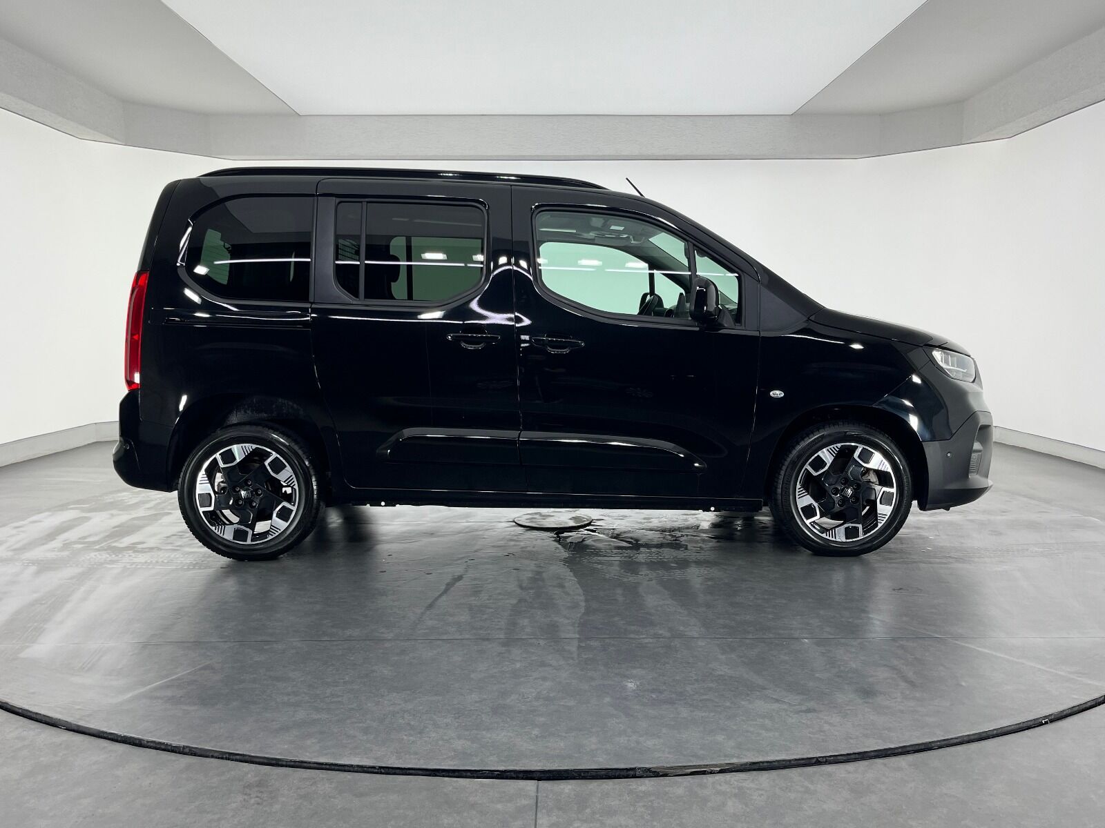 Fiat Doblo Combi 1.5 BlueHDİ Premio Plus - 2025 - Detay