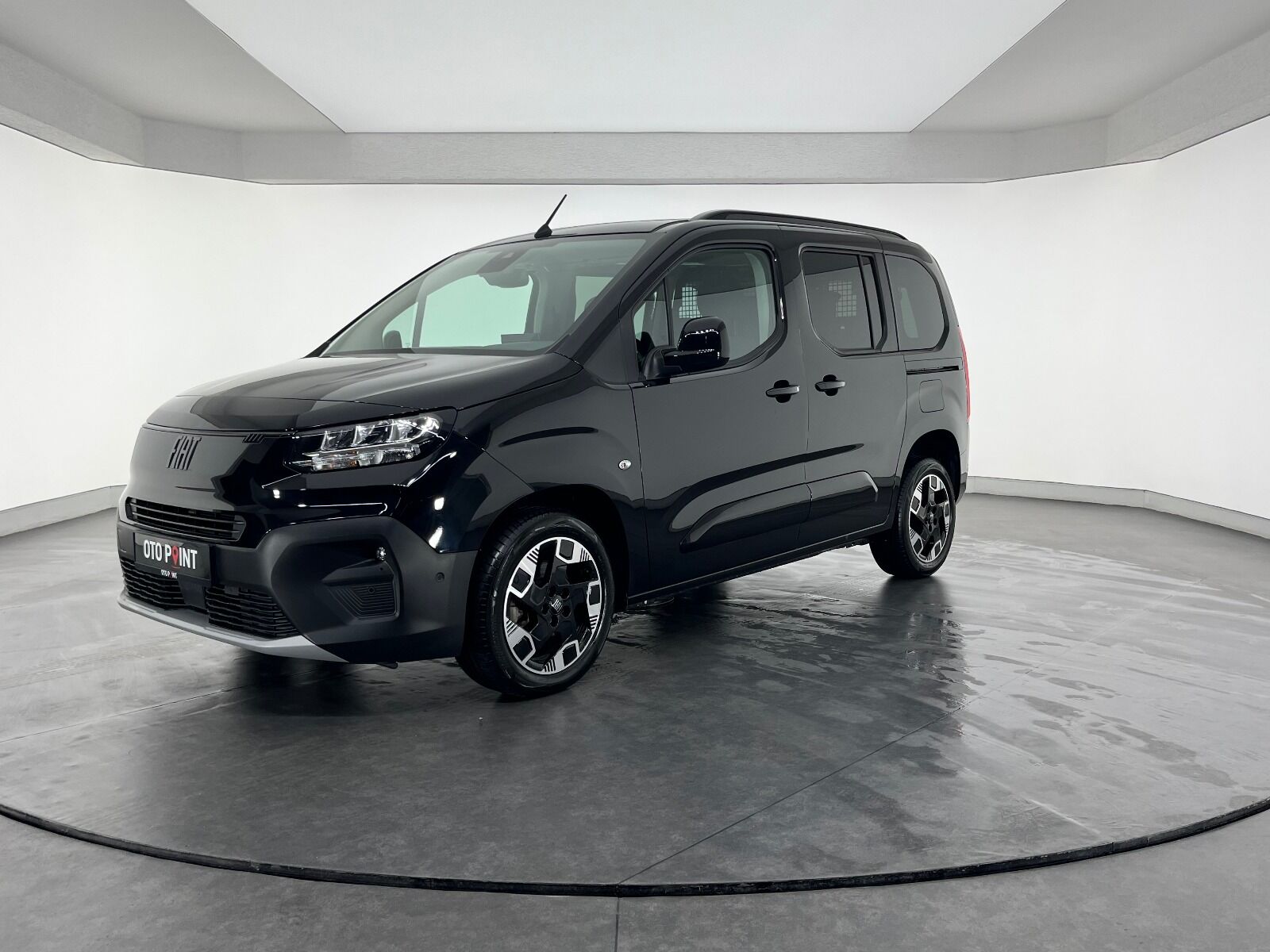 Fiat Doblo Combi 1.5 BlueHDİ Premio Plus - 2025 - Detay