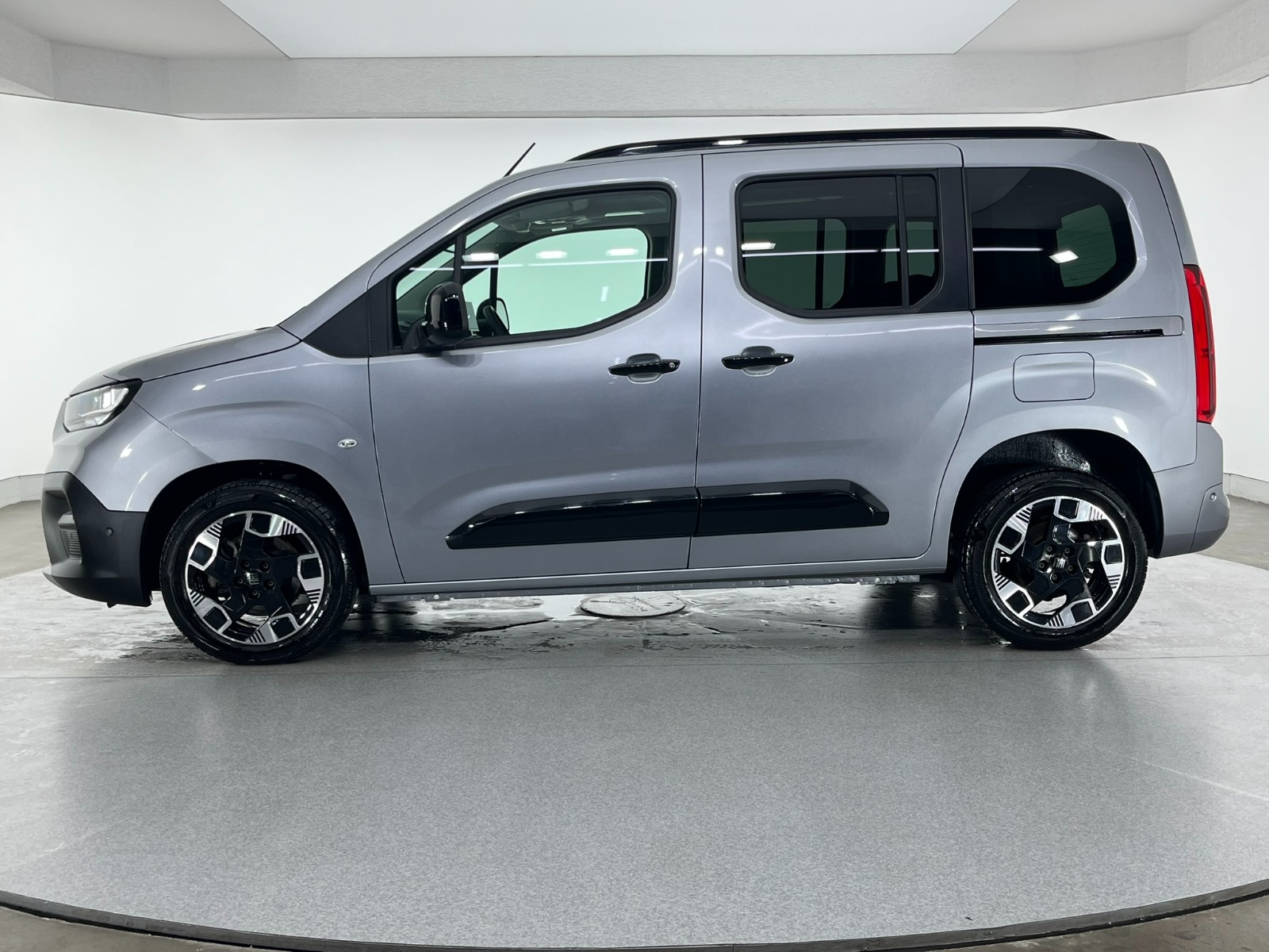 Fiat Doblo Combi 1.5 BlueHDI Premio Plus Otomatik - 2025 - Detay