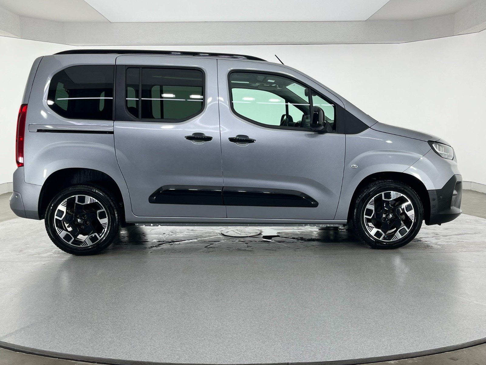 Fiat Doblo Combi 1.5 BlueHDI Premio Plus Otomatik - 2025 - Detay