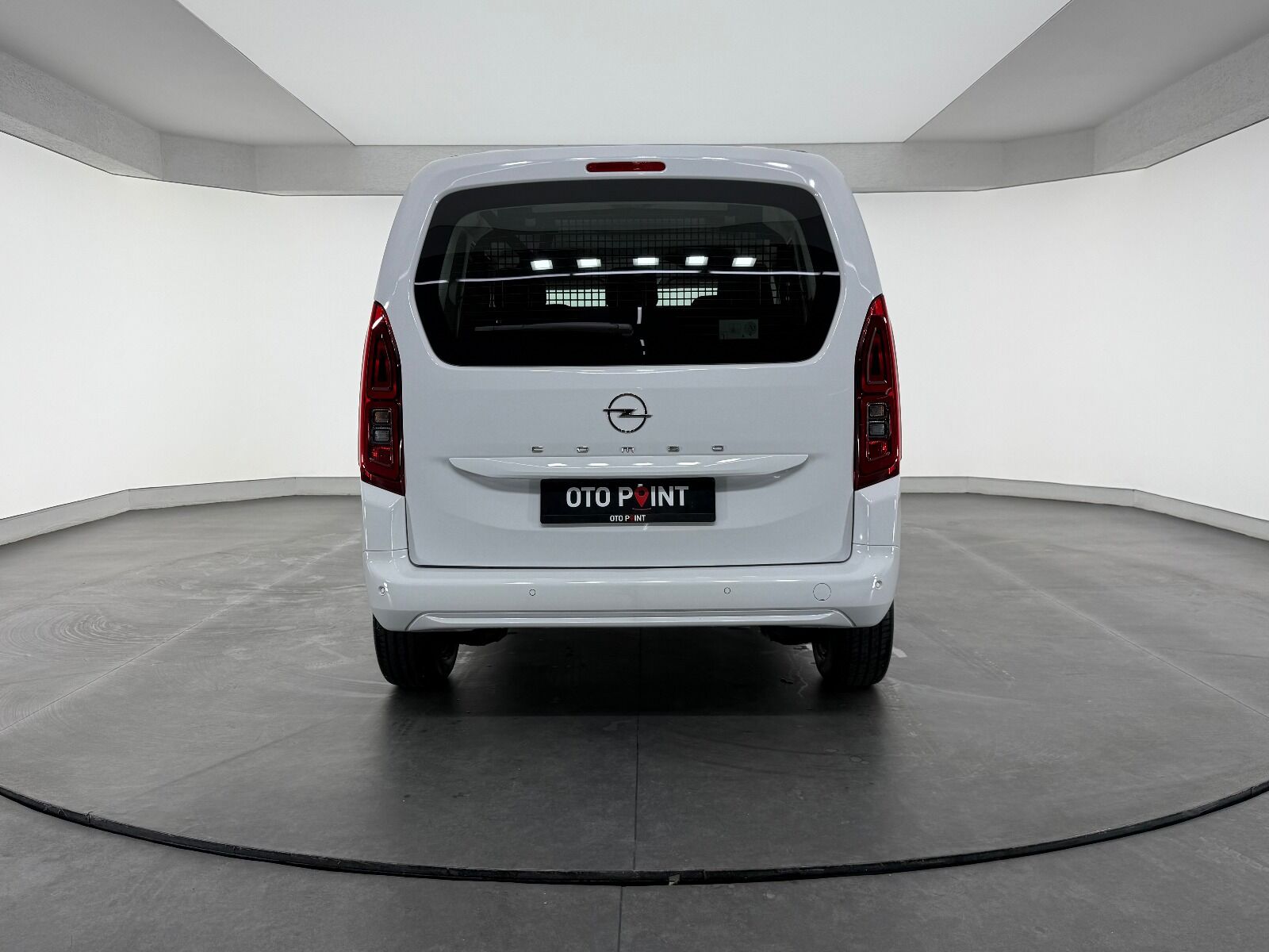 Opel Combo 1.5 D Essential - 2026 - Detay