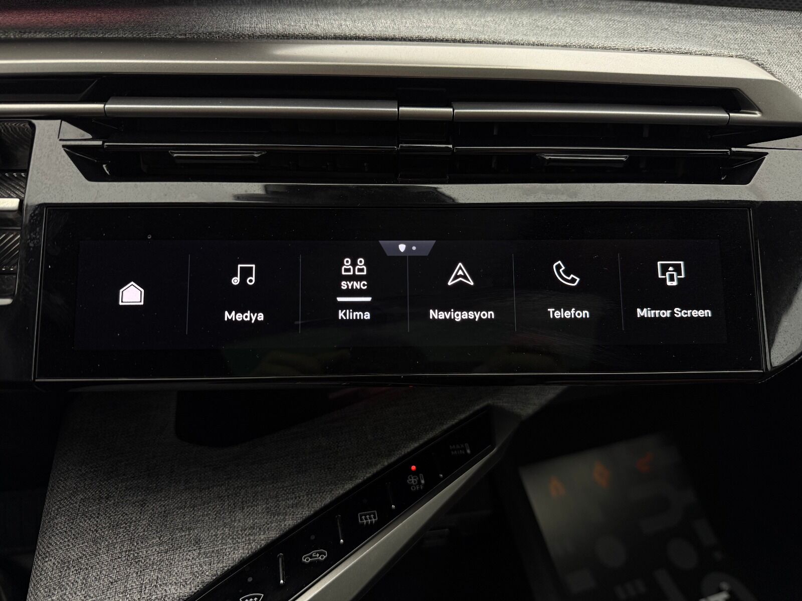 Peugeot 3008 1.2 Hybrid Allure e-DCS6 - 2025 - Detay