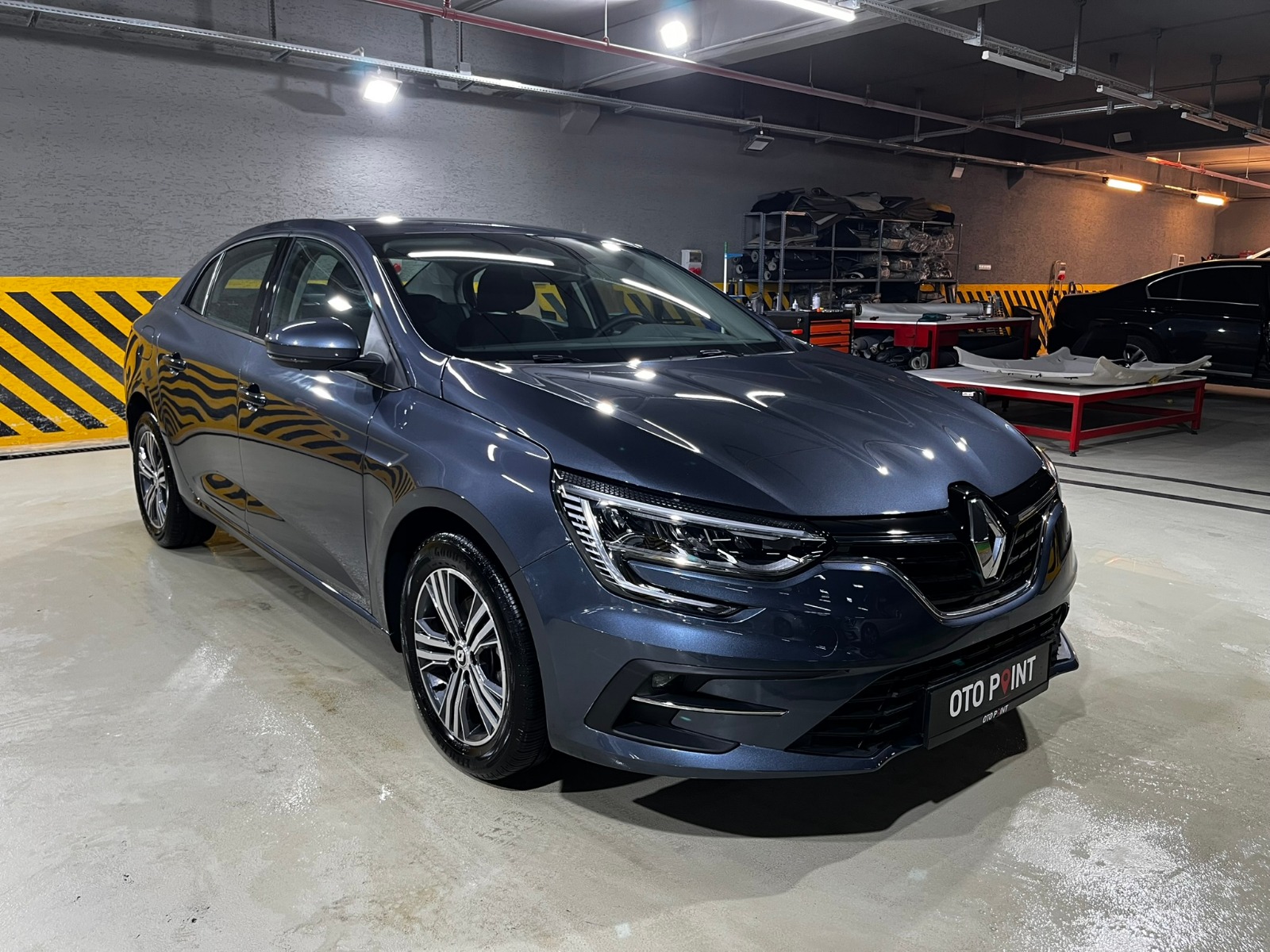 Renault Megane Sedan 1.3 TCe Touch EDC - 2024