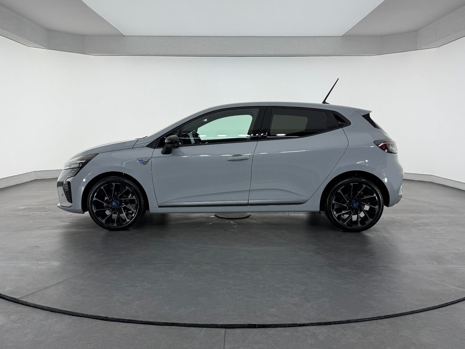 Renault Clio 1.0 TCE Techno Esprit Alpine X-Tronic - 2025 - Detay