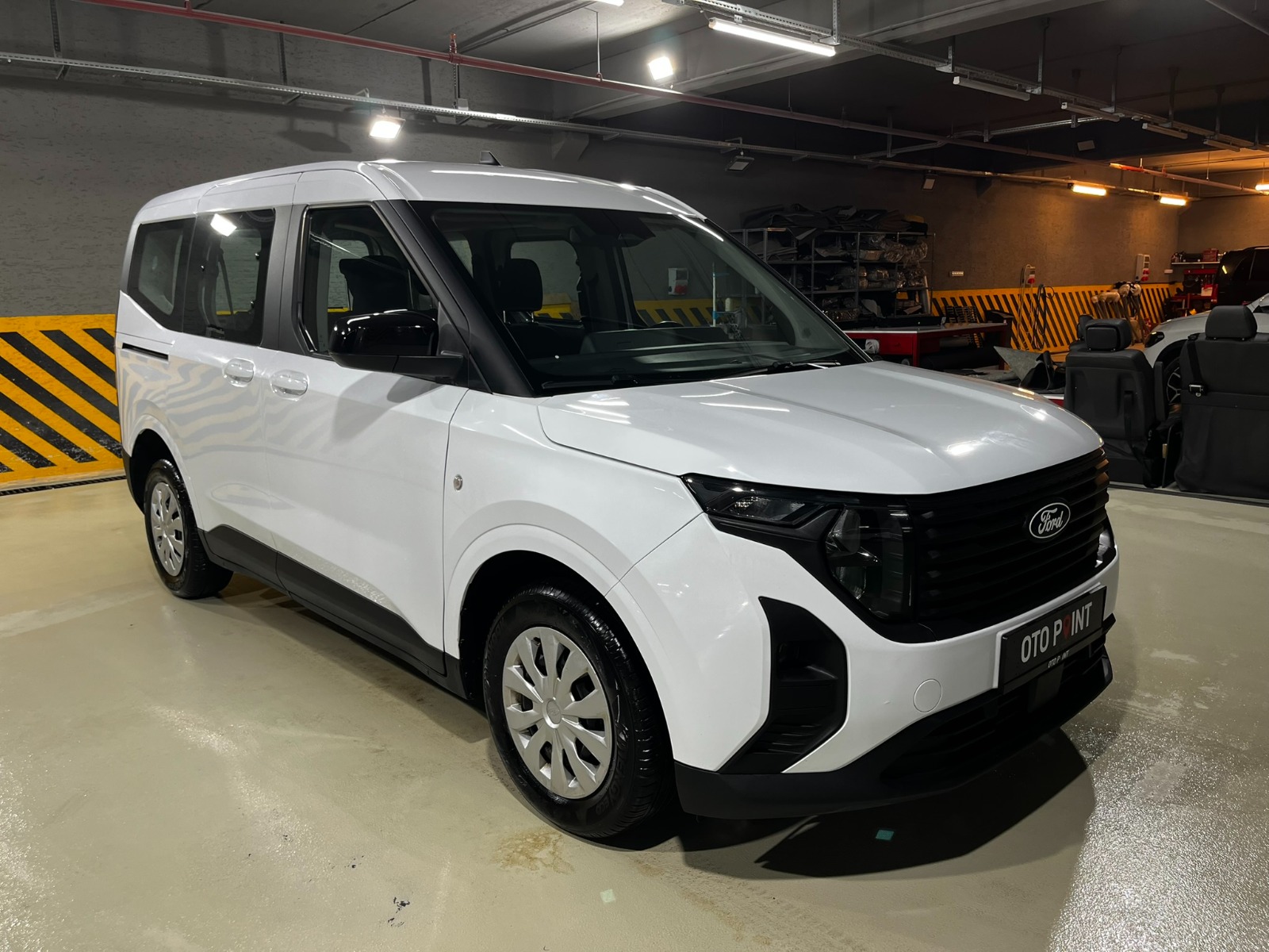 Ford Tourneo Courier Kombi 1.5 EcoBlue Deluxe - 2024