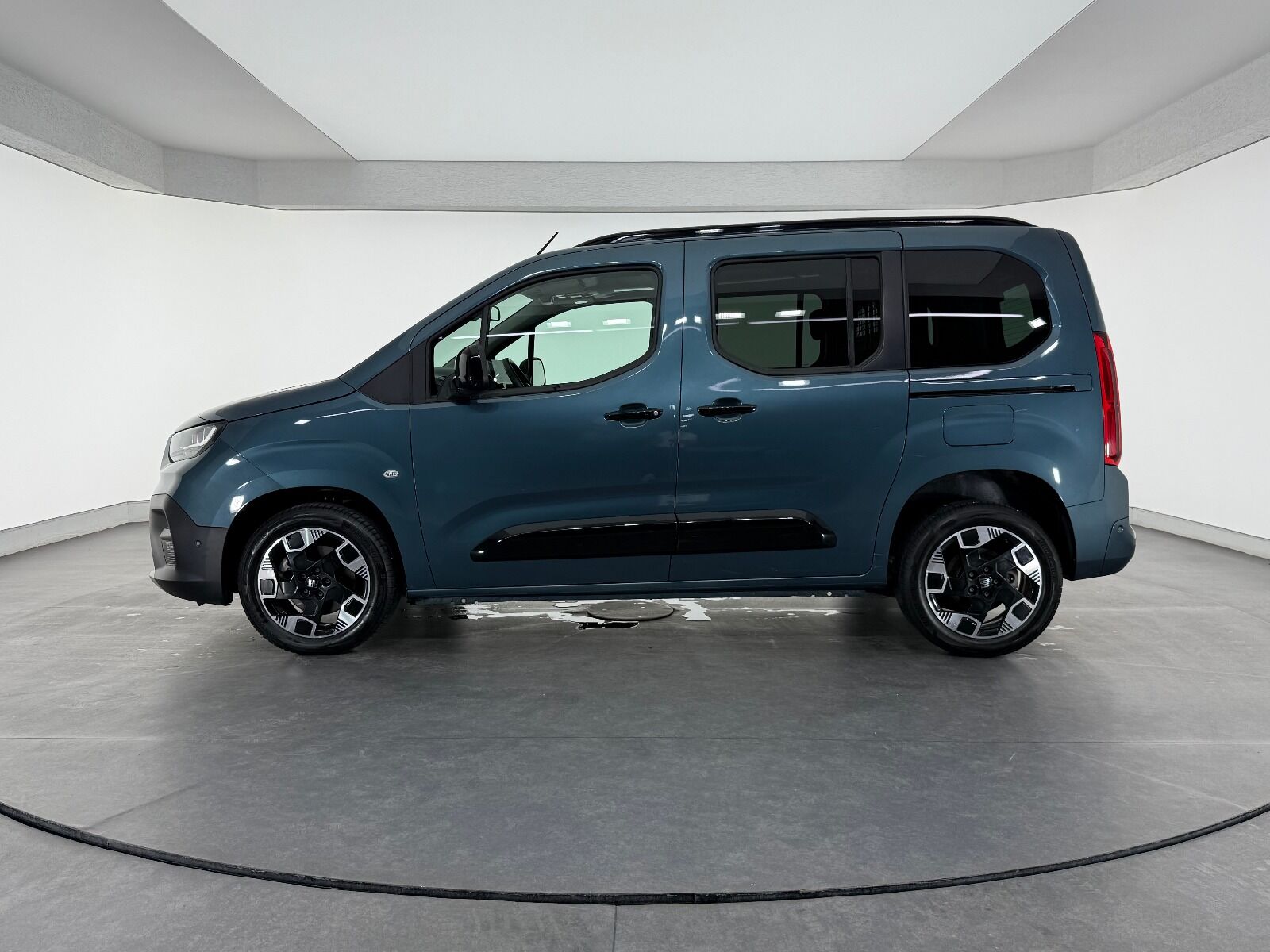Fiat Doblo Combi 1.5 BlueHDI Premio Plus Otomatik - 2025 - Detay