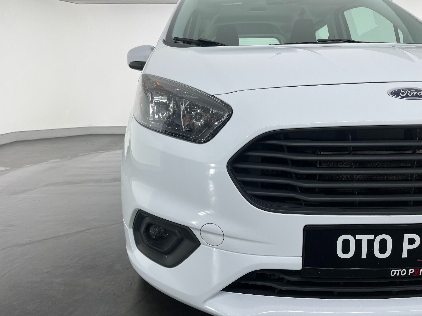Ford Tourneo Courier 1.5 TDCI Deluxe - 2023 - Detay